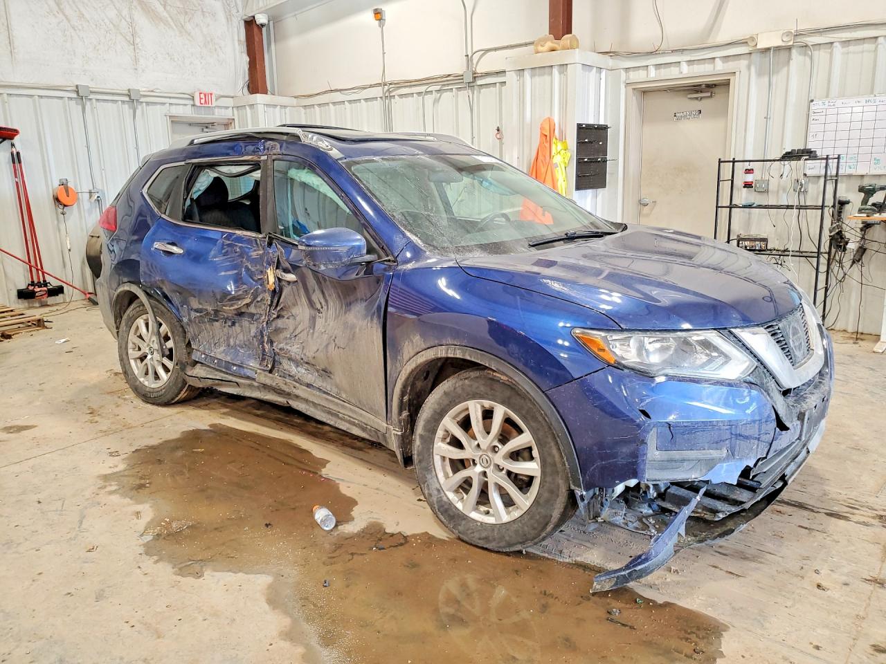 2017 NISSAN ROGUE SV photo 4