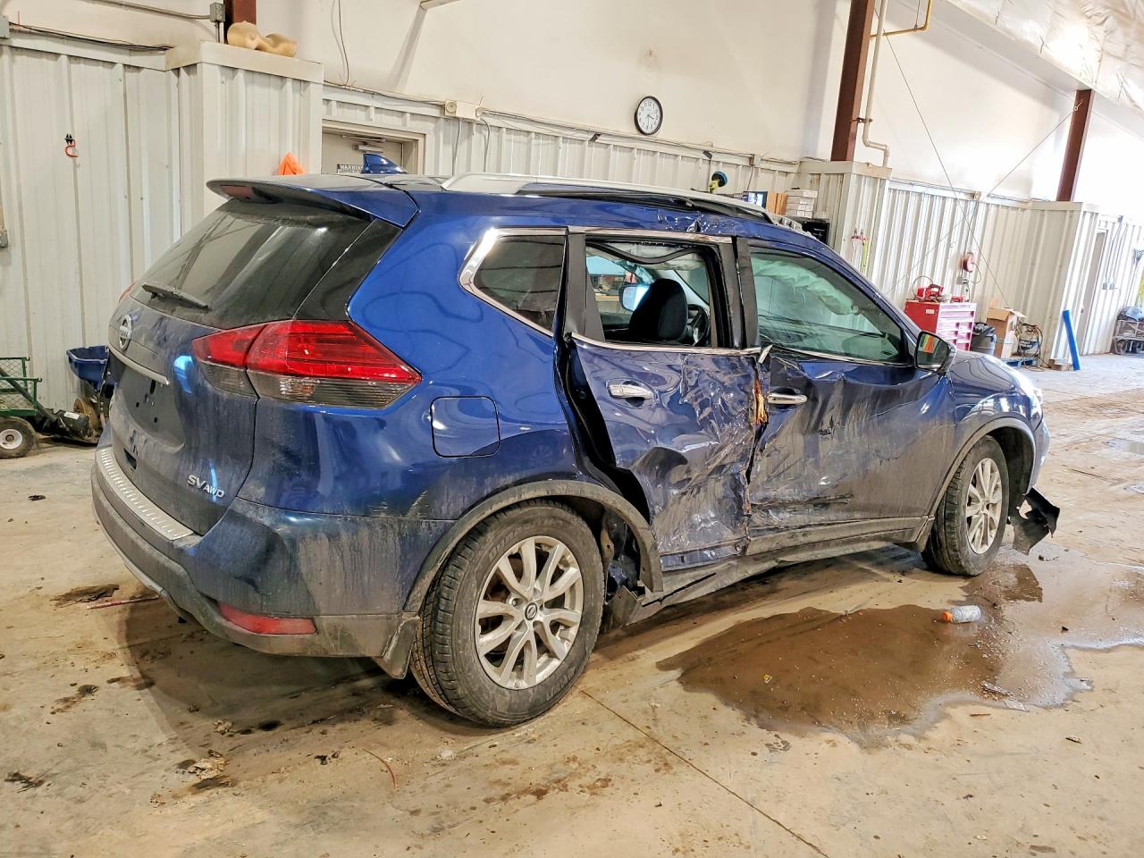 2017 NISSAN ROGUE SV photo 3