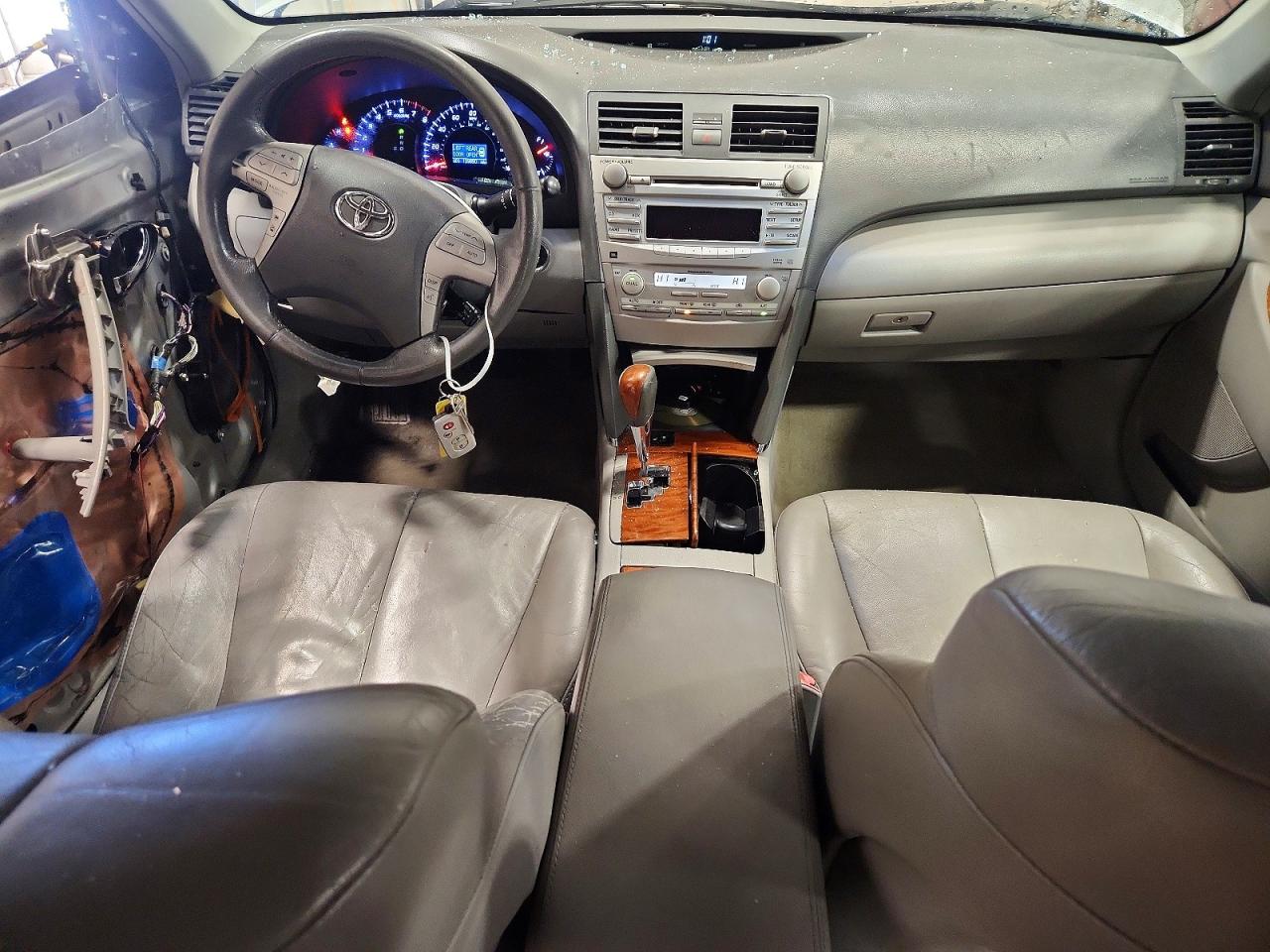 2010 TOYOTA CAMRY XLE V6 photo 15