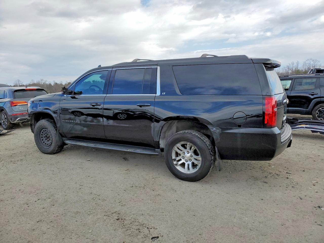 2018 CHEVROLET SUBURBAN K1500 LT photo 3