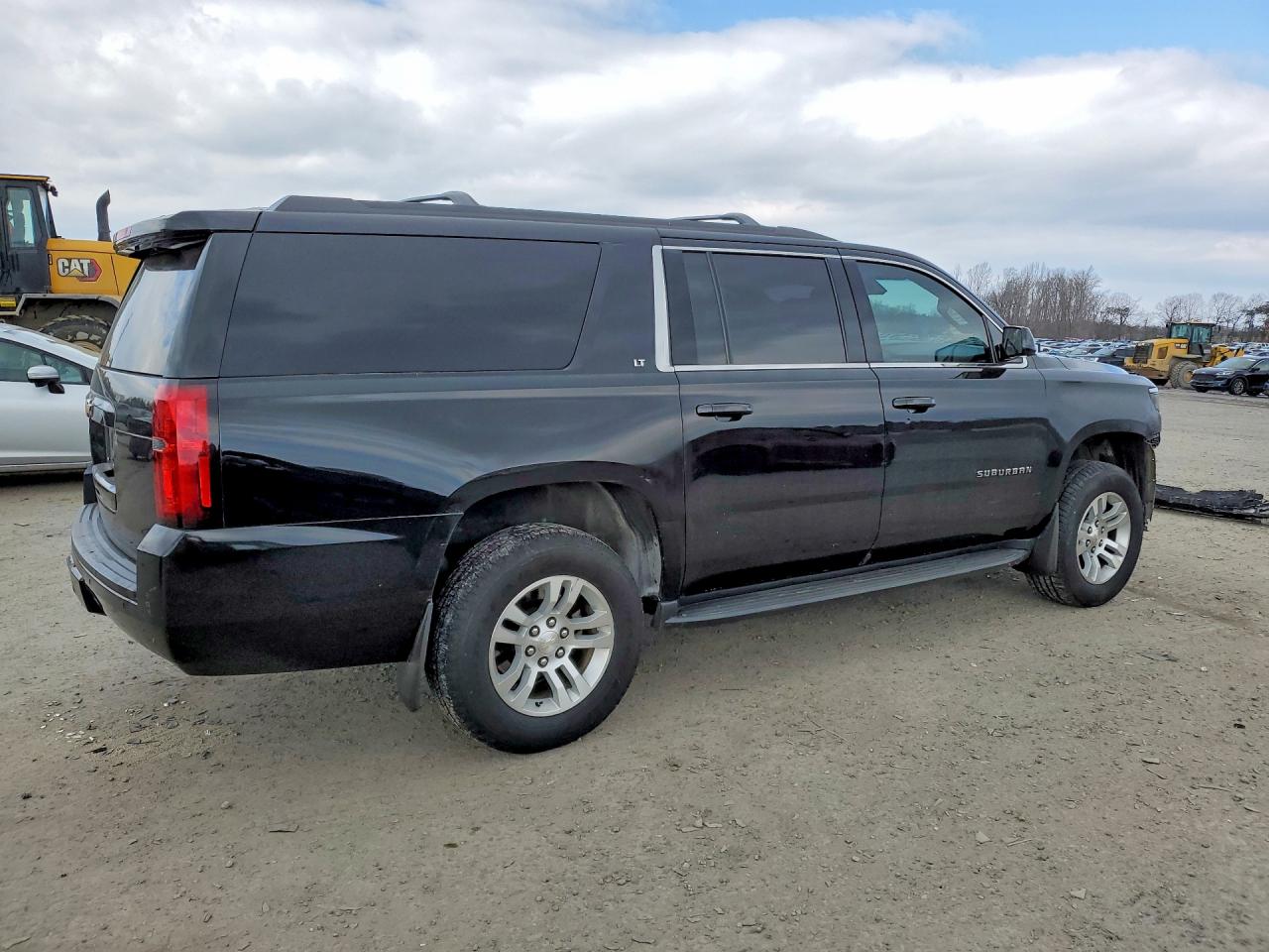2018 CHEVROLET SUBURBAN K1500 LT photo 5