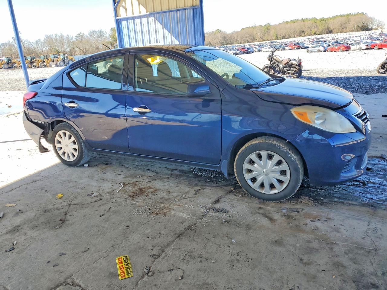 2014 NISSAN VERSA S photo 4