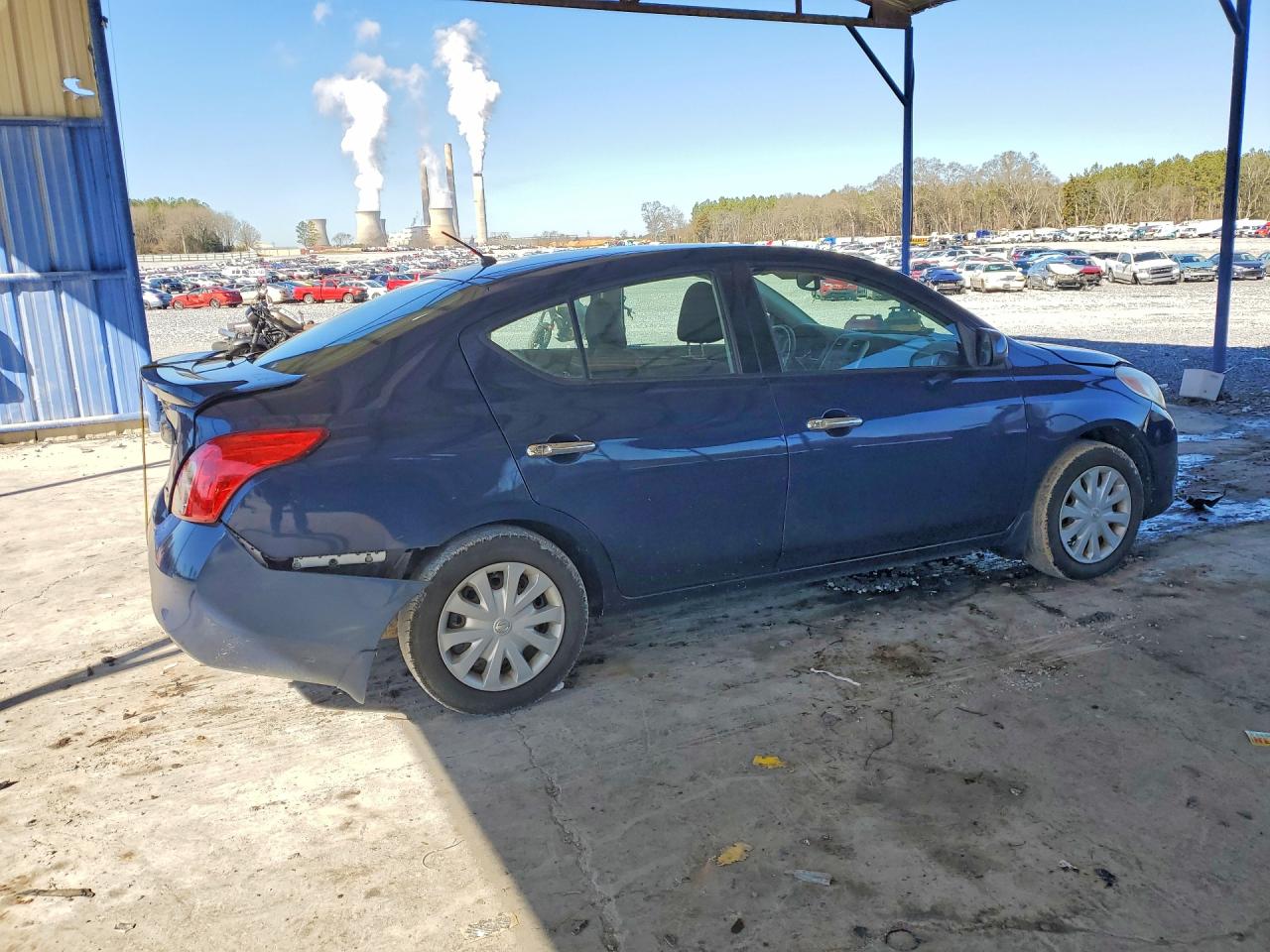 2014 NISSAN VERSA S photo 3