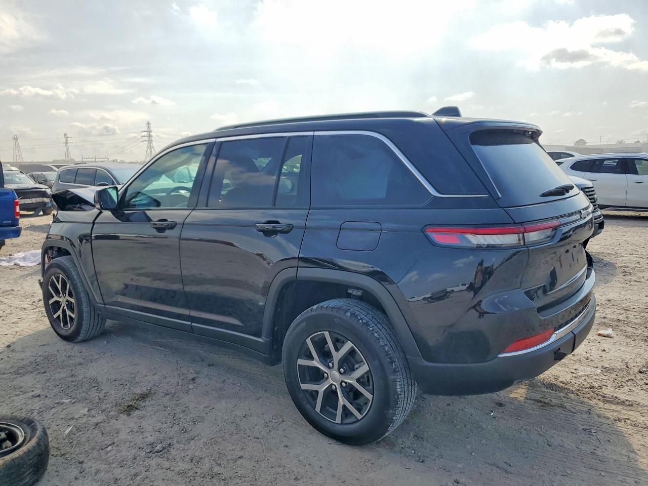 2024 JEEP GRAND CHEROKEE LIMITED photo 4