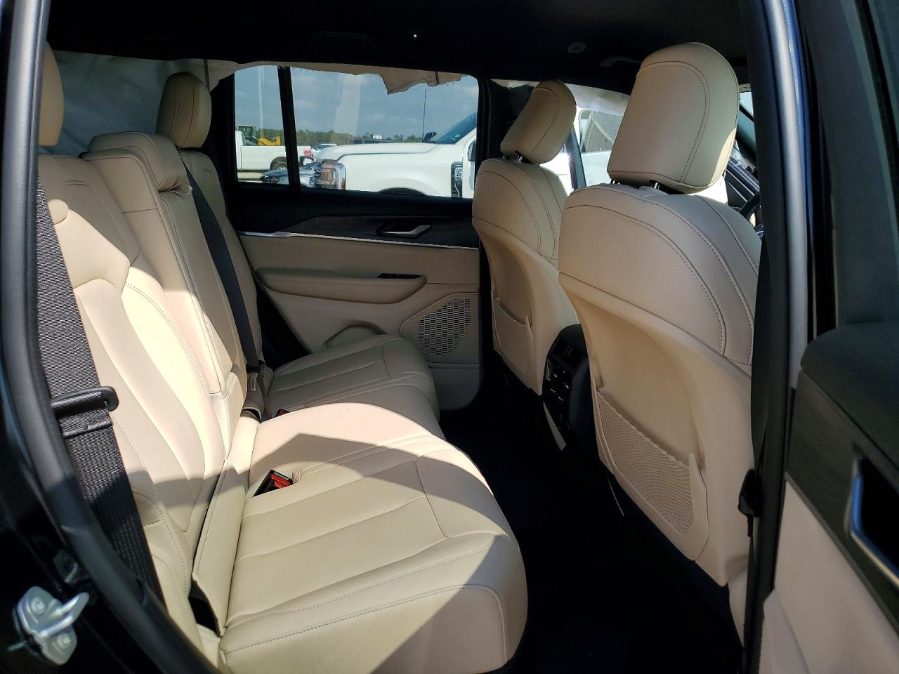 2024 JEEP GRAND CHEROKEE LIMITED photo 28