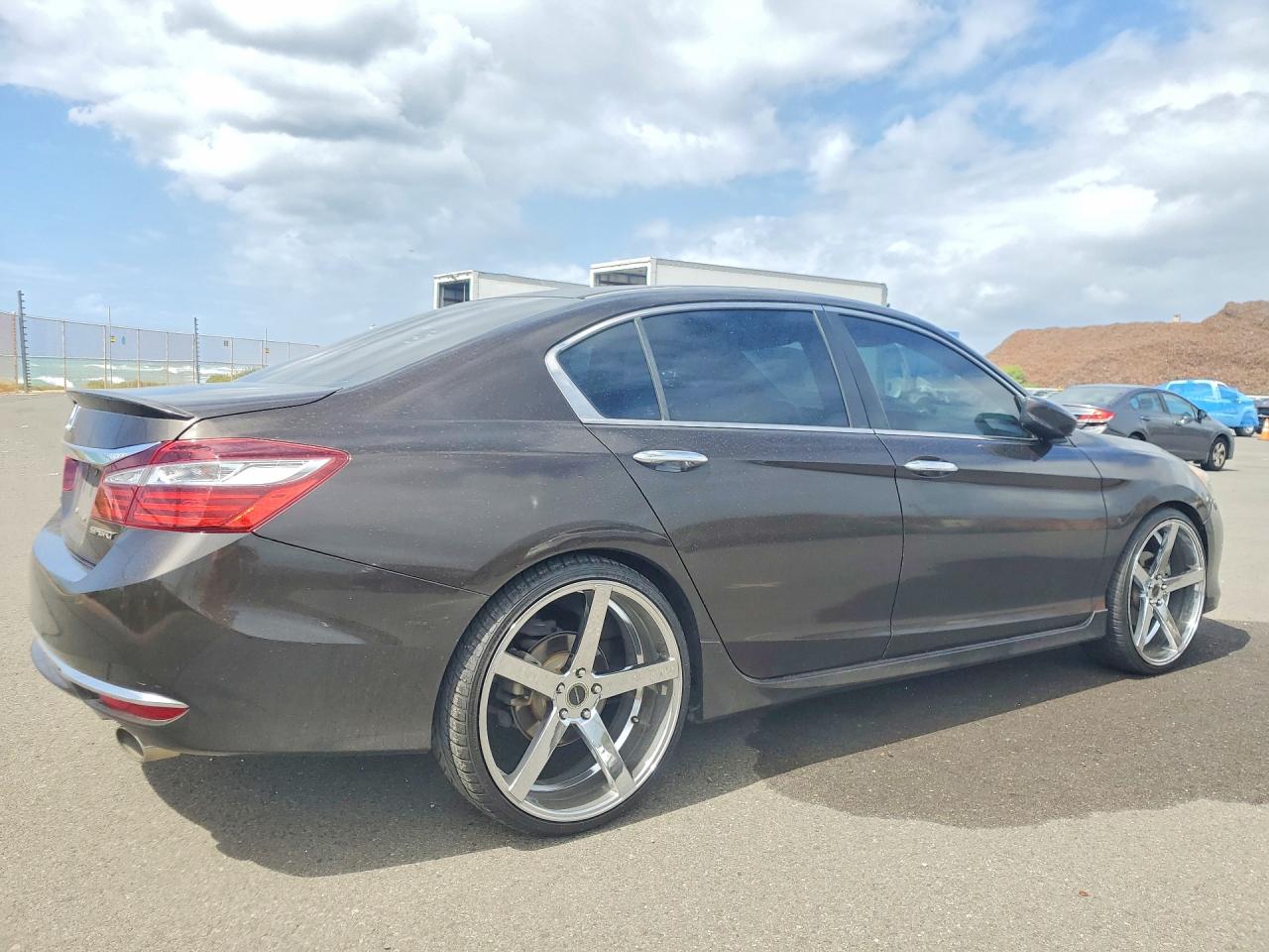 2016 HONDA ACCORD SPORT photo 3