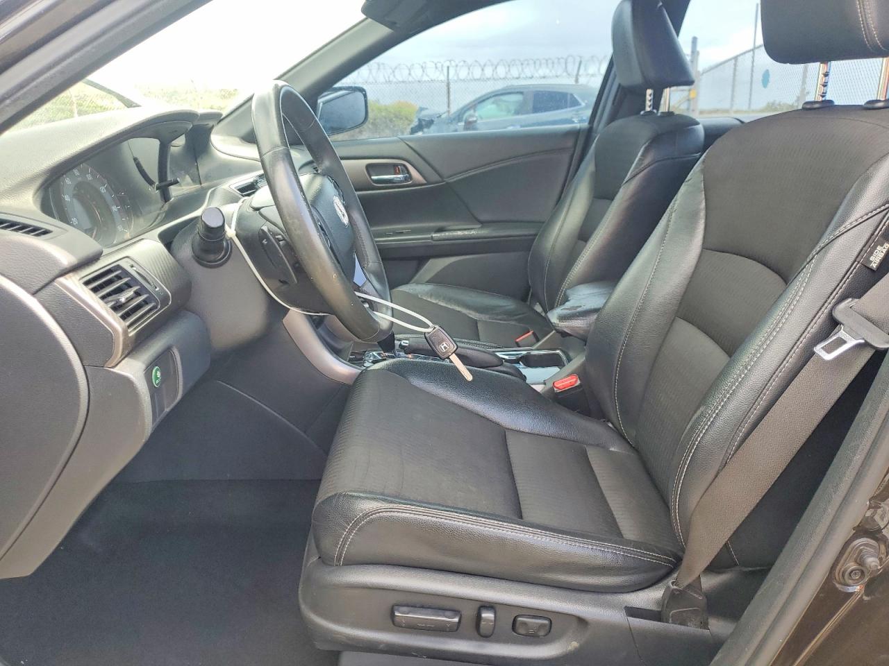 2016 HONDA ACCORD SPORT photo 7