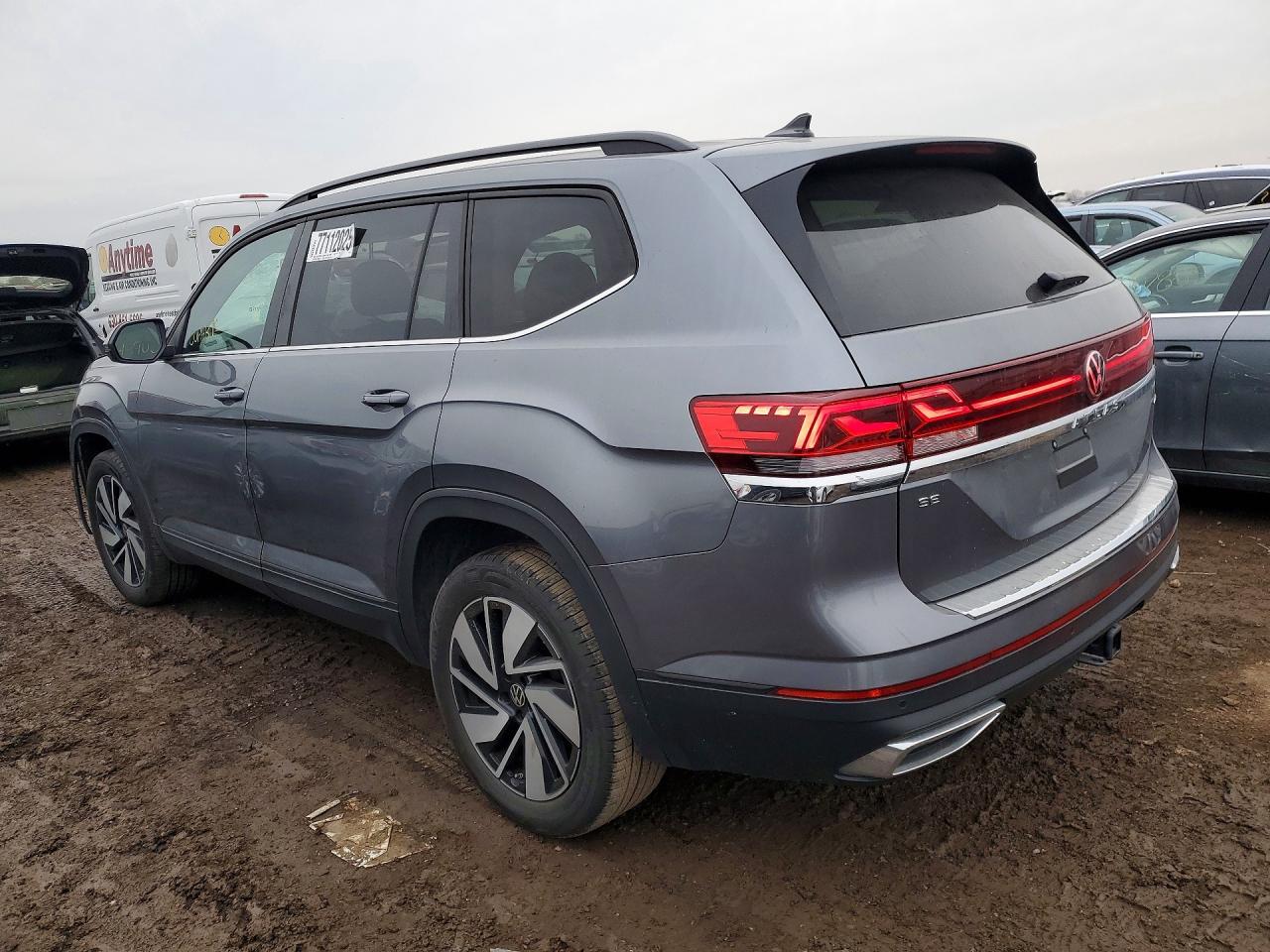 2024 VOLKSWAGEN ATLAS SE photo 4