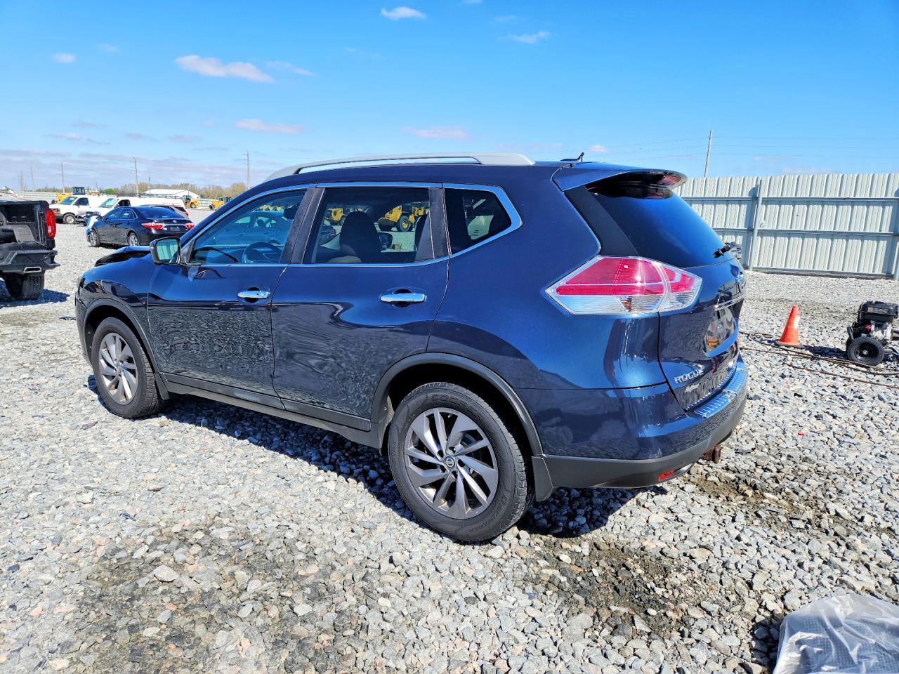 2016 NISSAN ROGUE SL photo 4