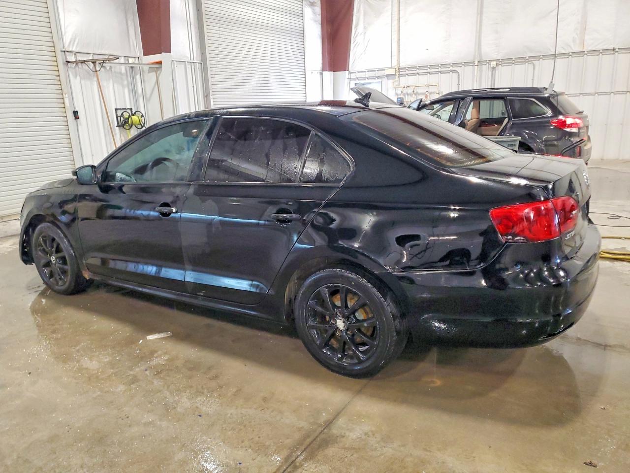 2012 VOLKSWAGEN JETTA SE photo 3
