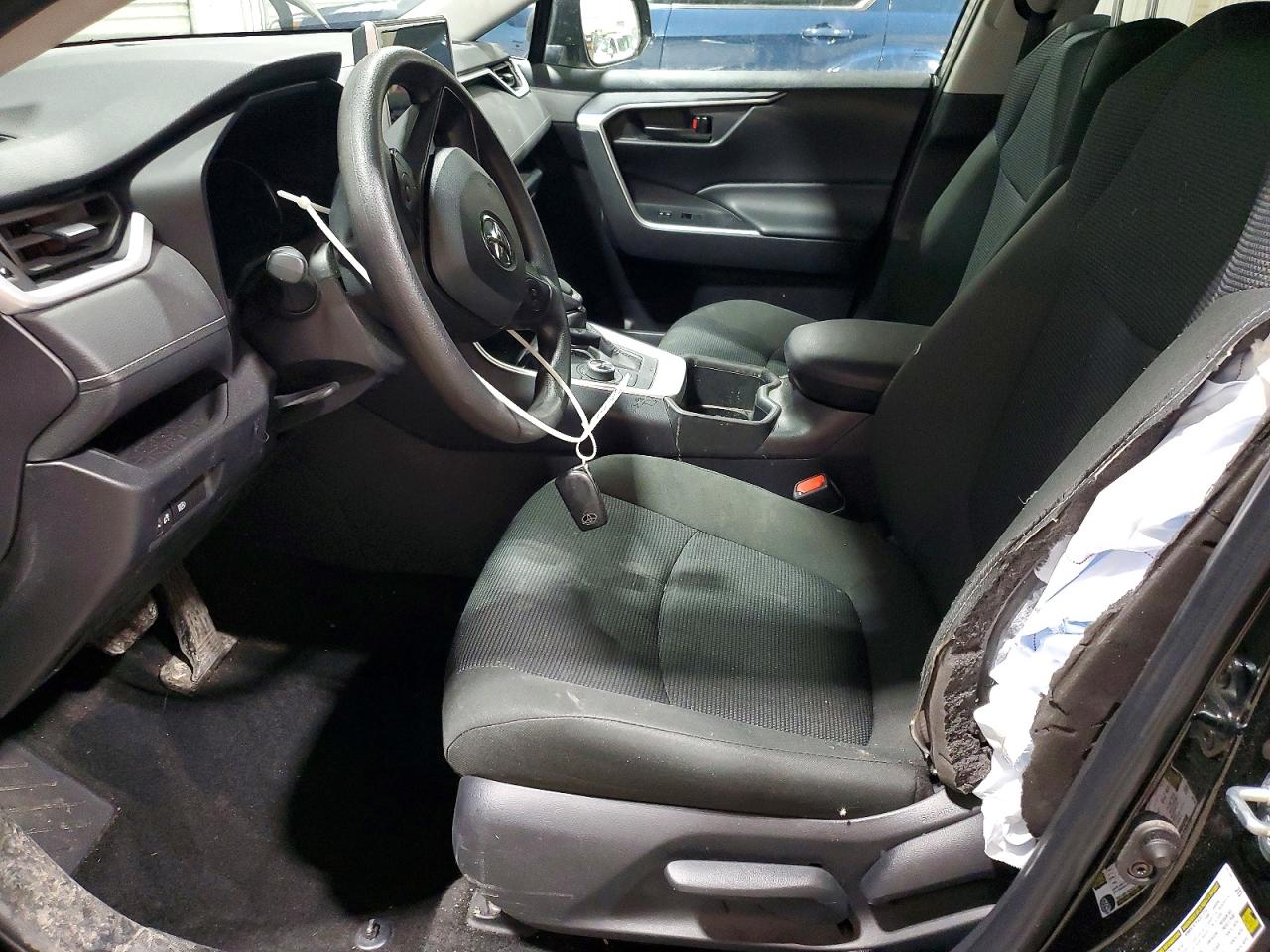 2025 TOYOTA RAV4 LE photo 19