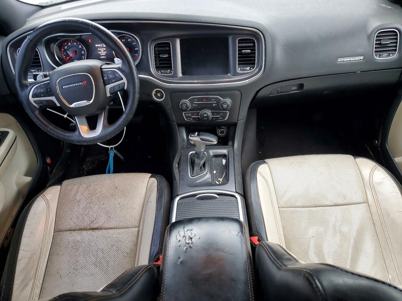 2015 DODGE CHARGER SXT photo 22