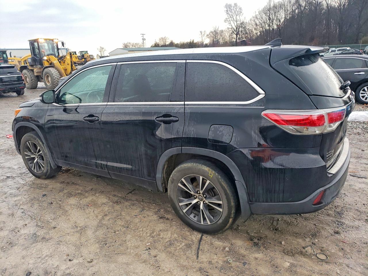 2016 TOYOTA HIGHLANDER XLE photo 2