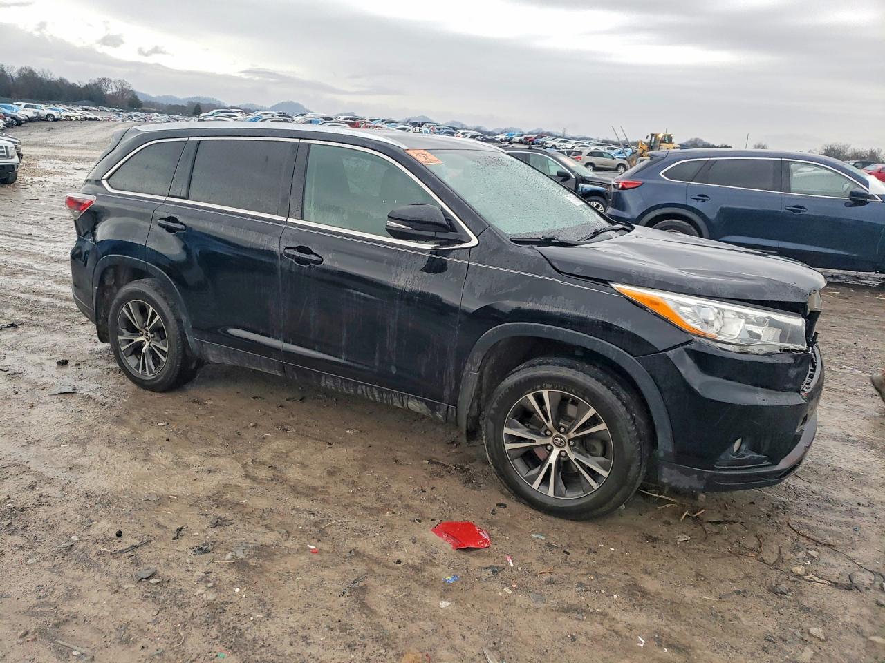 2016 TOYOTA HIGHLANDER XLE photo 4