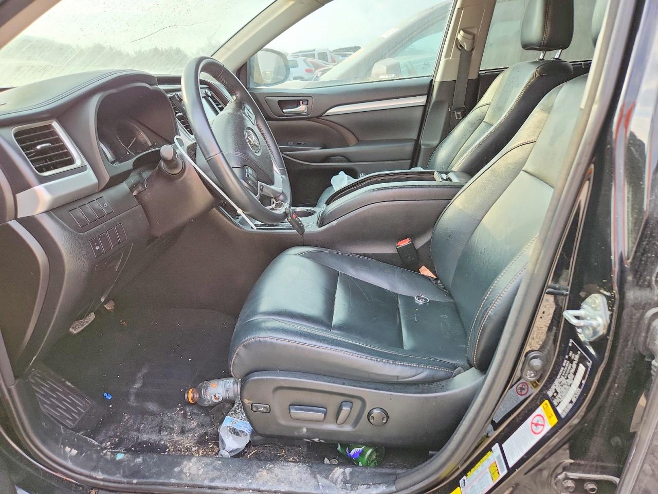 2016 TOYOTA HIGHLANDER XLE photo 7