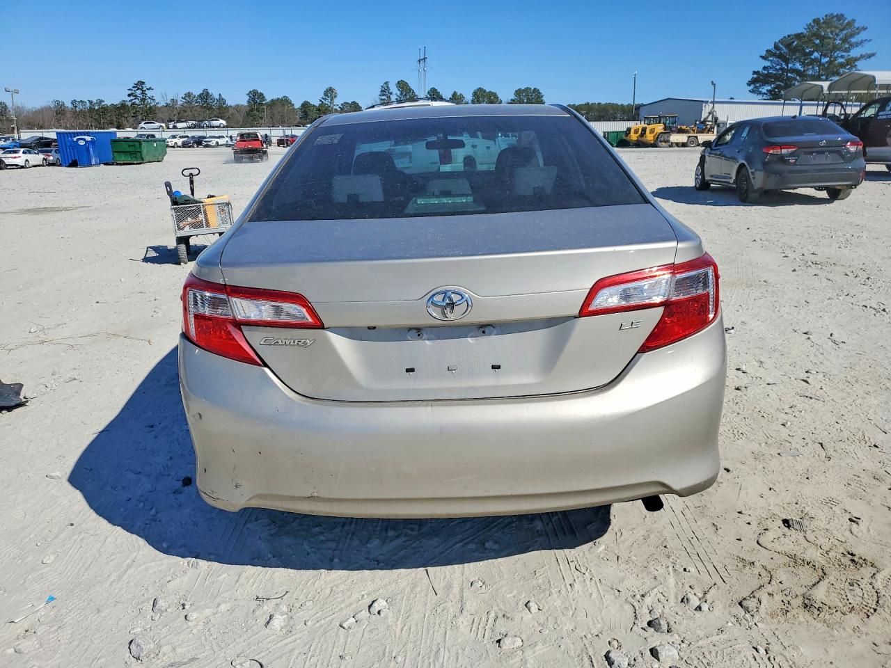 2014 TOYOTA CAMRY L photo 6