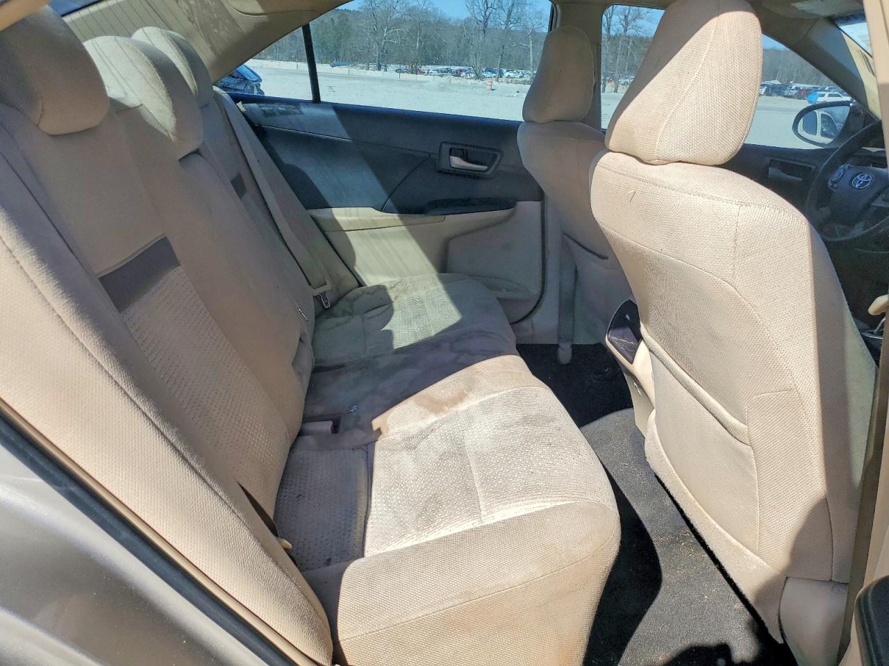 2014 TOYOTA CAMRY L photo 10