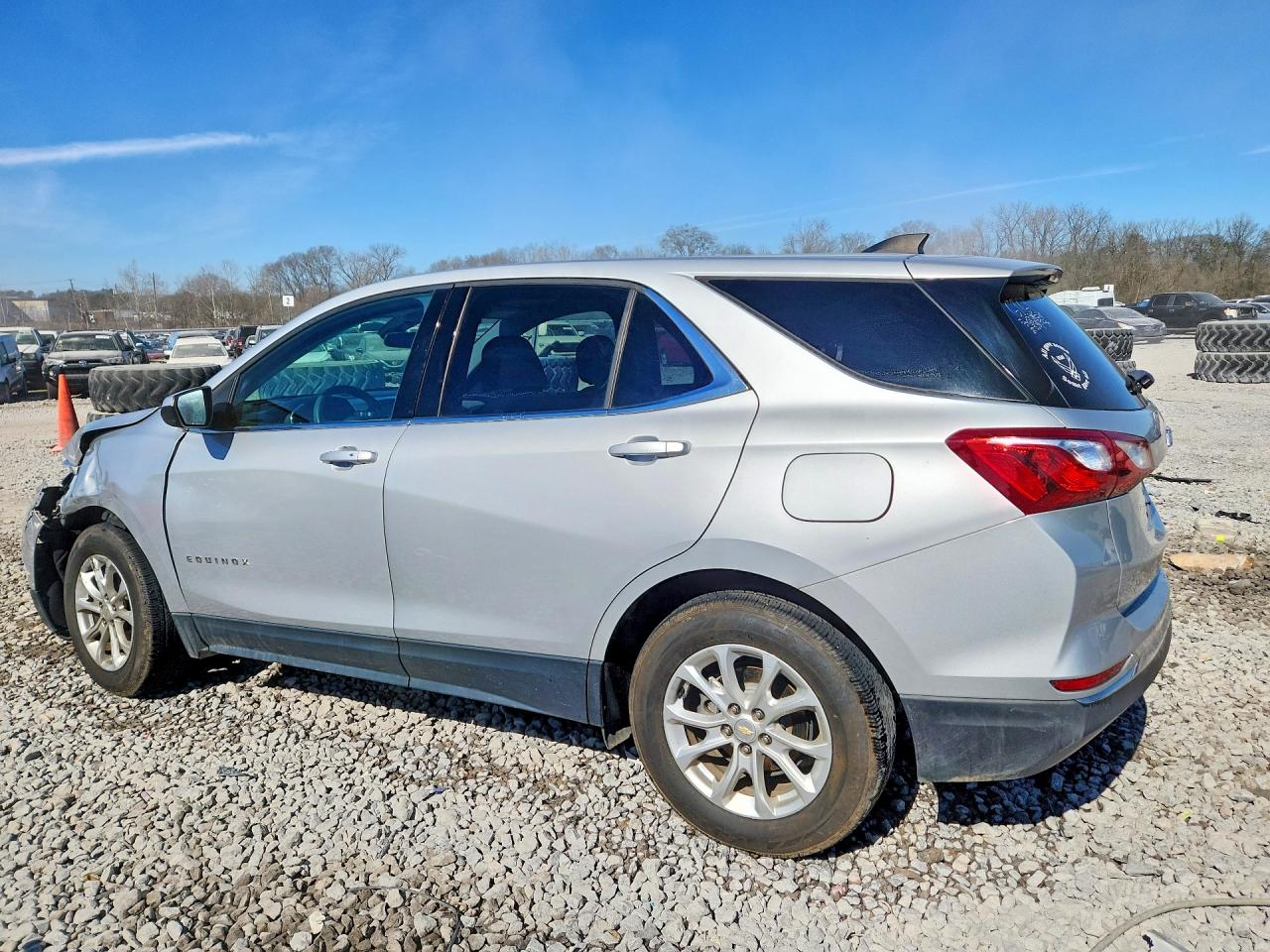 2020 CHEVROLET EQUINOX LT photo 2