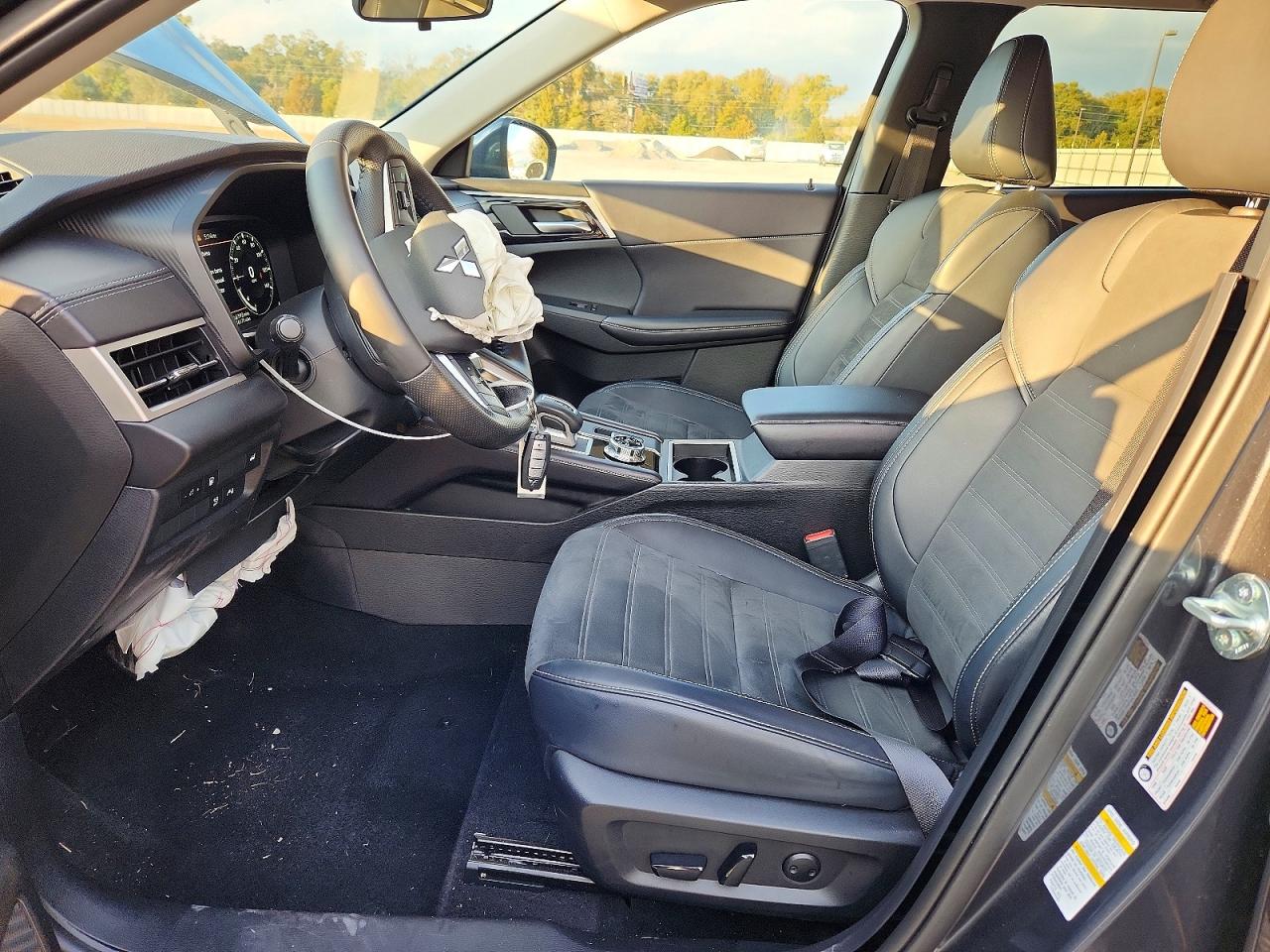 2025 MITSUBISHI OUTLANDER SE photo 7