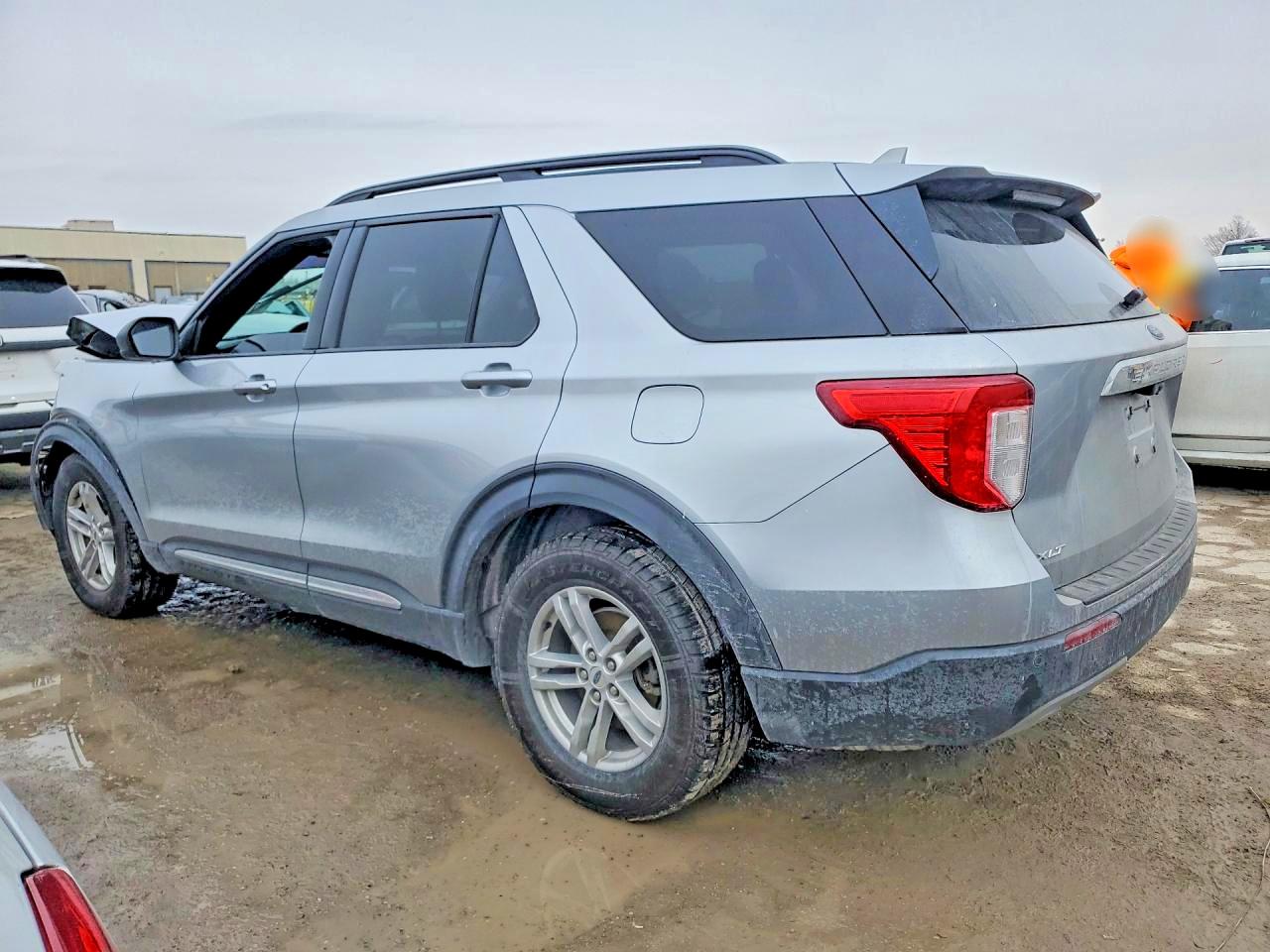 2020 FORD EXPLORER XLT photo 2