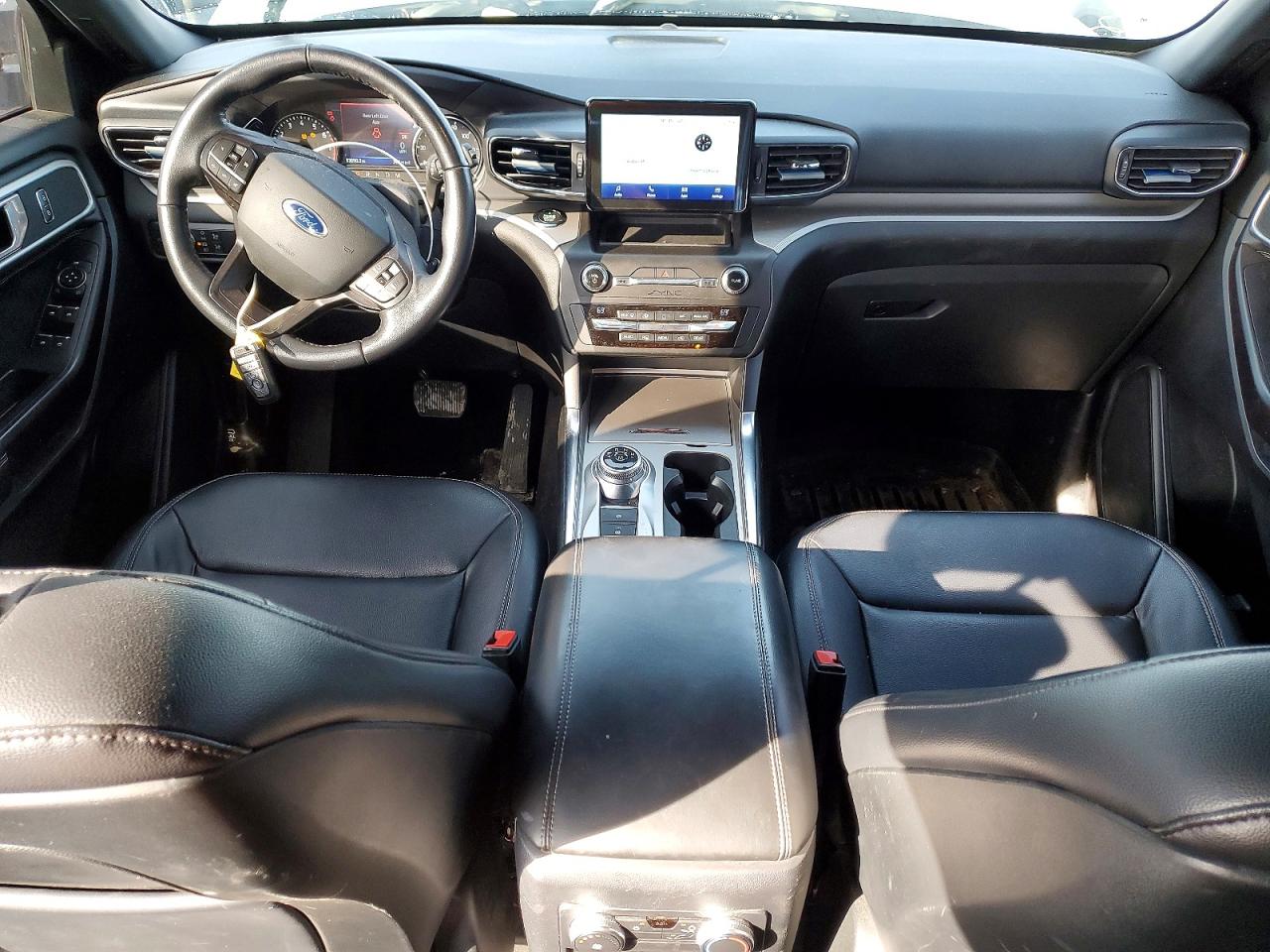 2020 FORD EXPLORER XLT photo 8