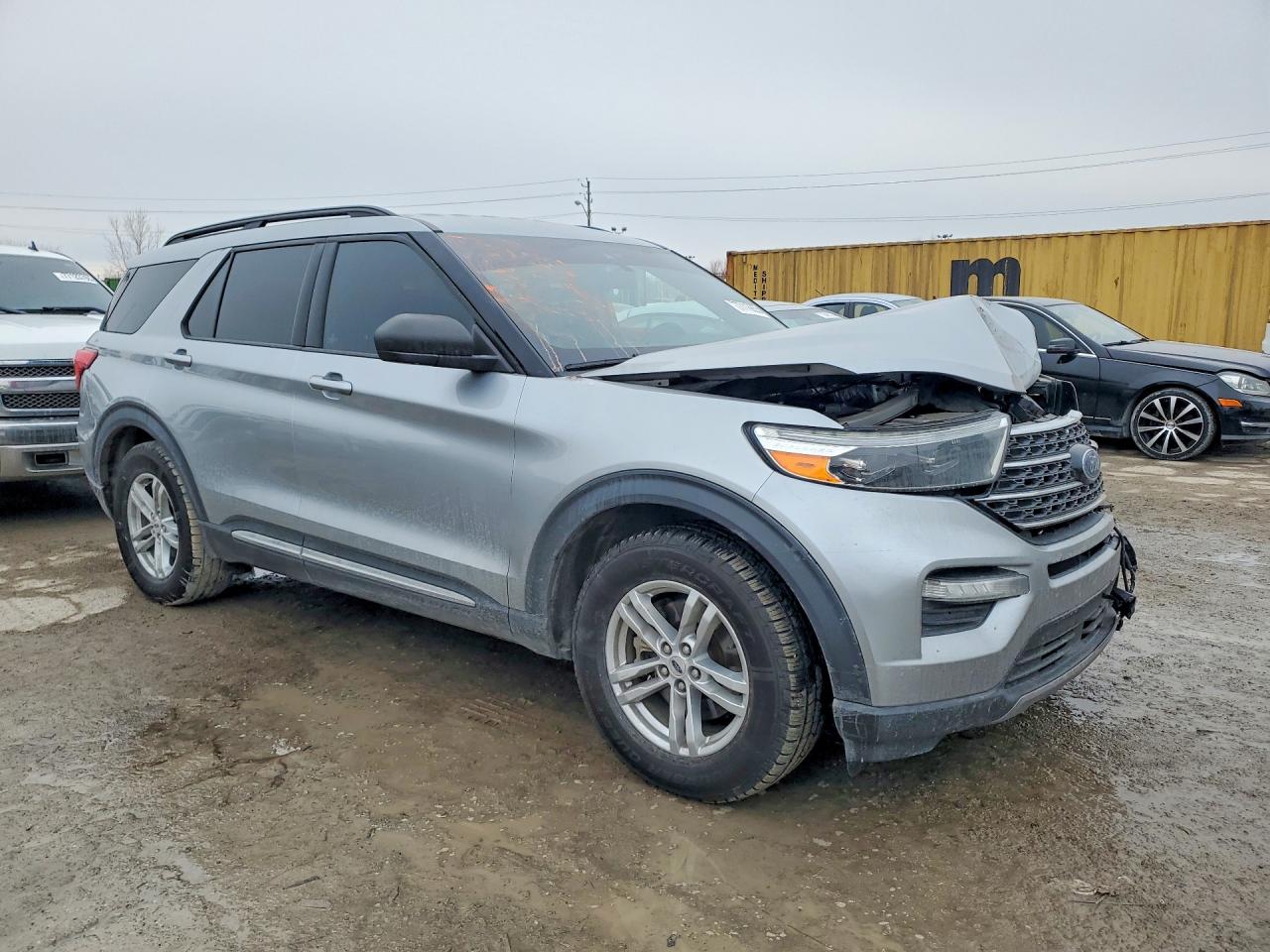 2020 FORD EXPLORER XLT photo 4