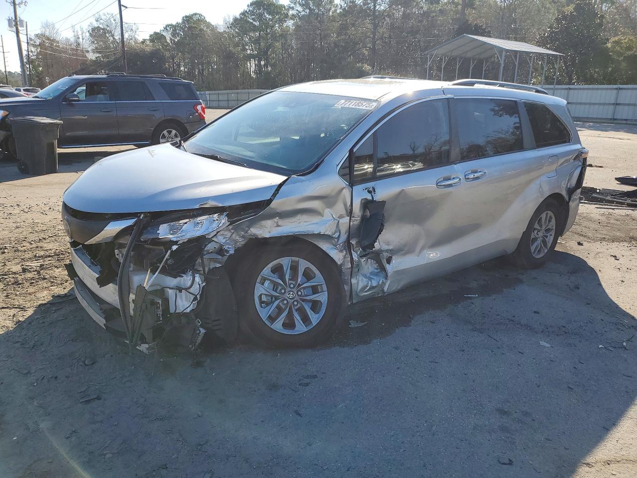 2022 TOYOTA SIENNA