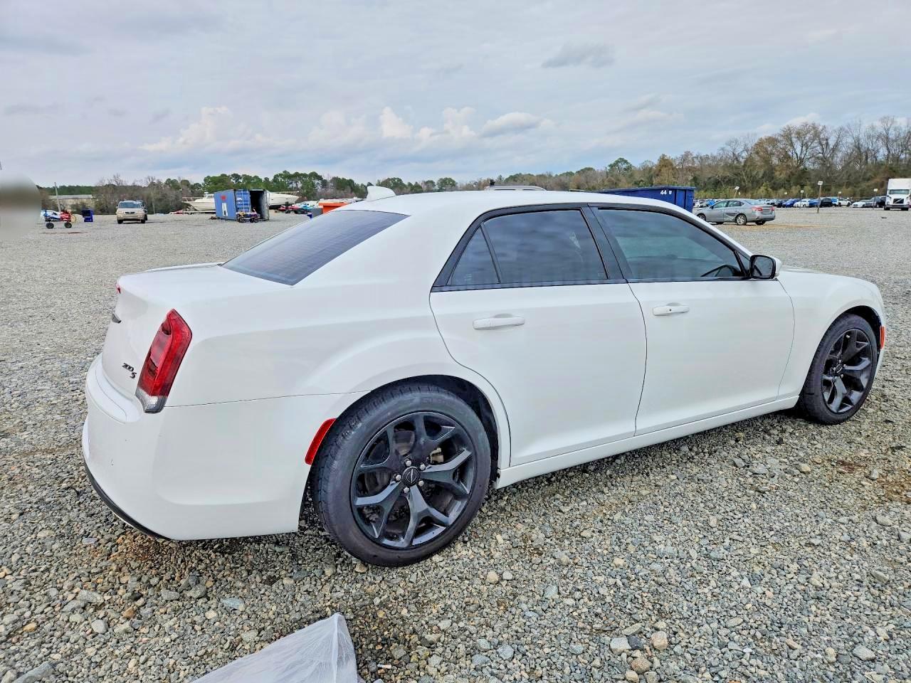 2021 CHRYSLER 300 S photo 3
