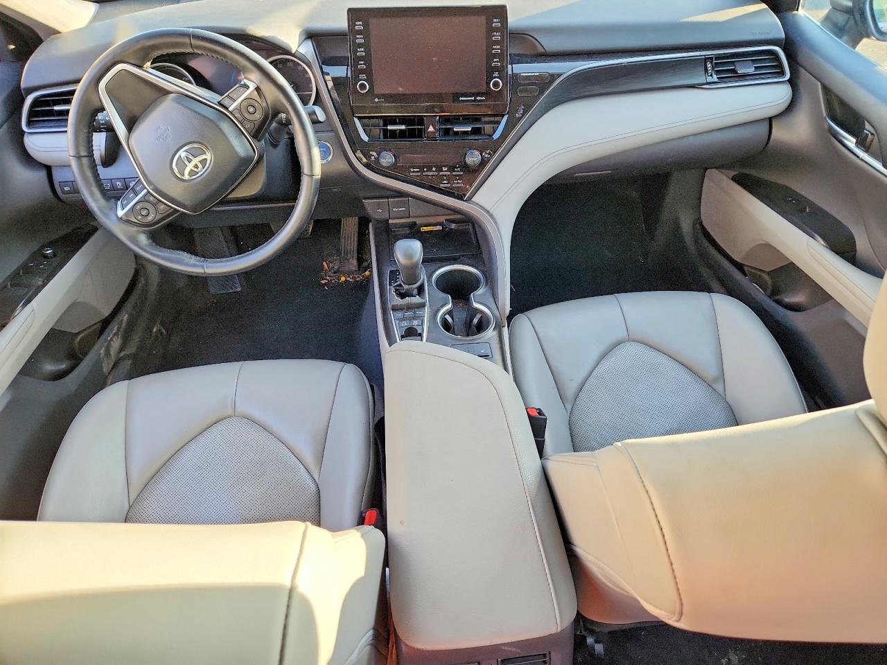 2022 TOYOTA CAMRY XLE photo 22