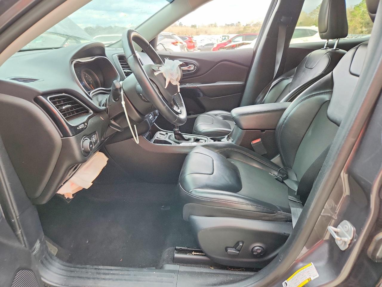 2019 JEEP CHEROKEE LATITUDE PLUS photo 7