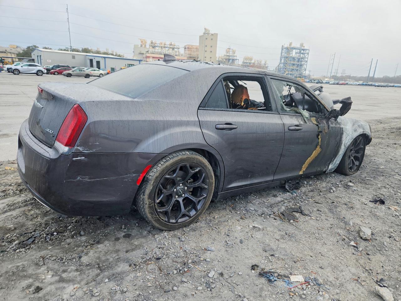 2019 CHRYSLER 300 S photo 3