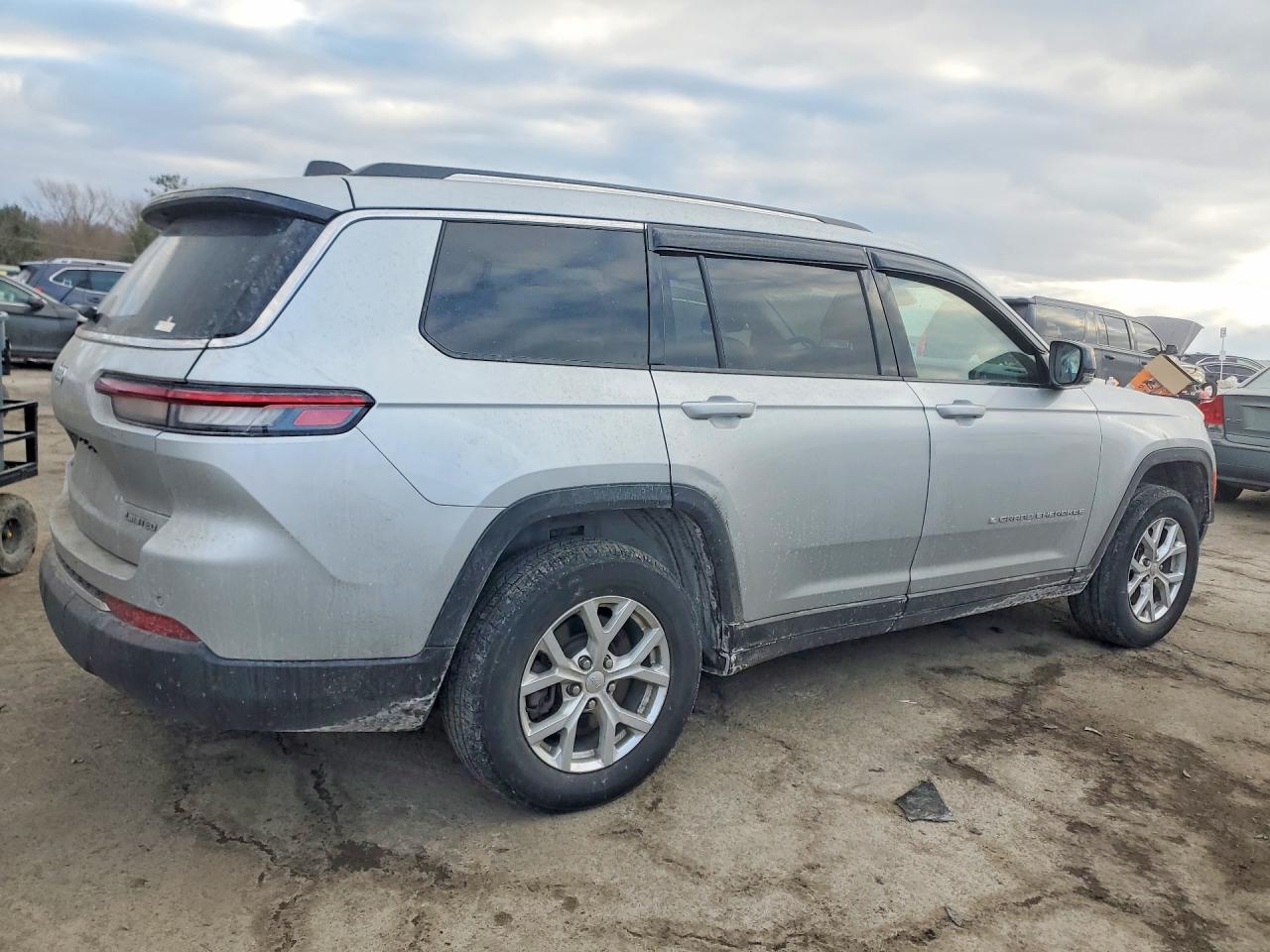 2023 JEEP GRAND CHEROKEE L LIMITED photo 5