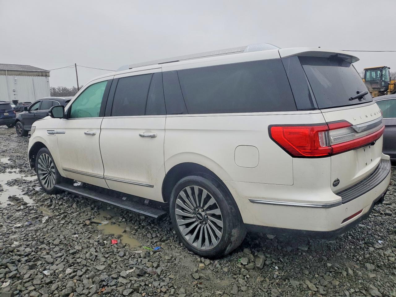 2018 LINCOLN NAVIGATOR L RESERVE photo 3