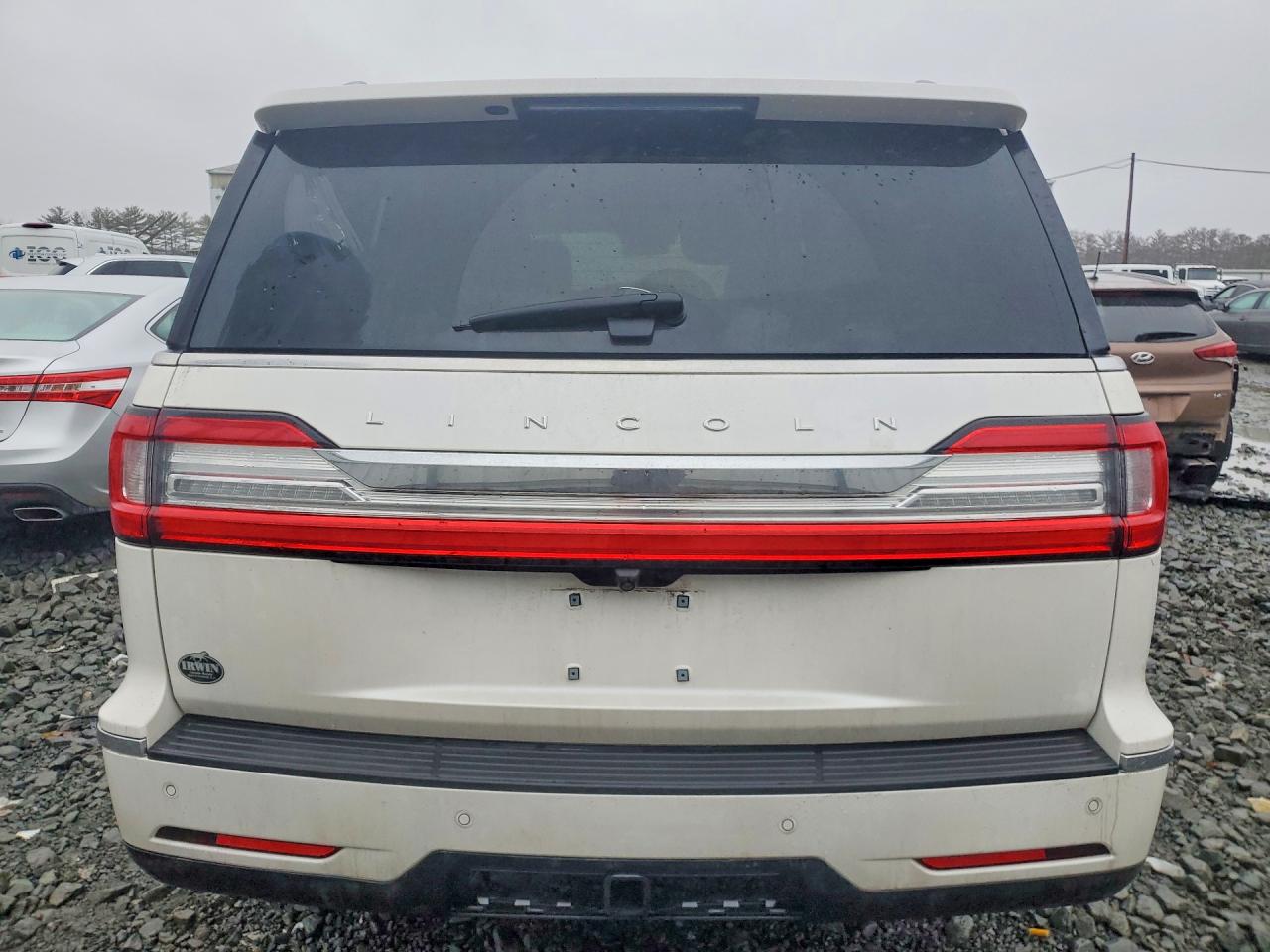 2018 LINCOLN NAVIGATOR L RESERVE photo 11