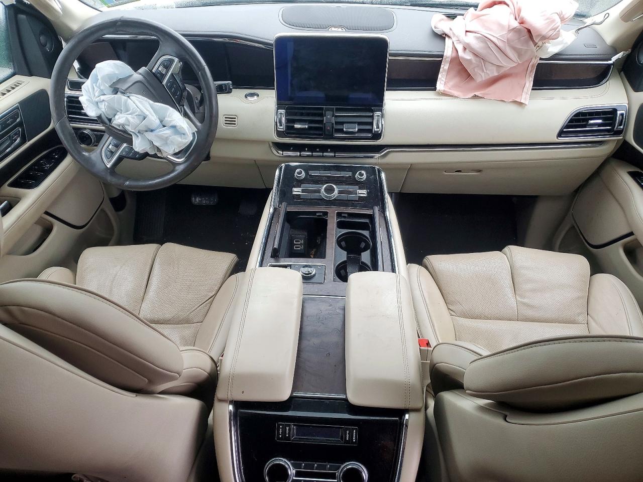2018 LINCOLN NAVIGATOR L RESERVE photo 15