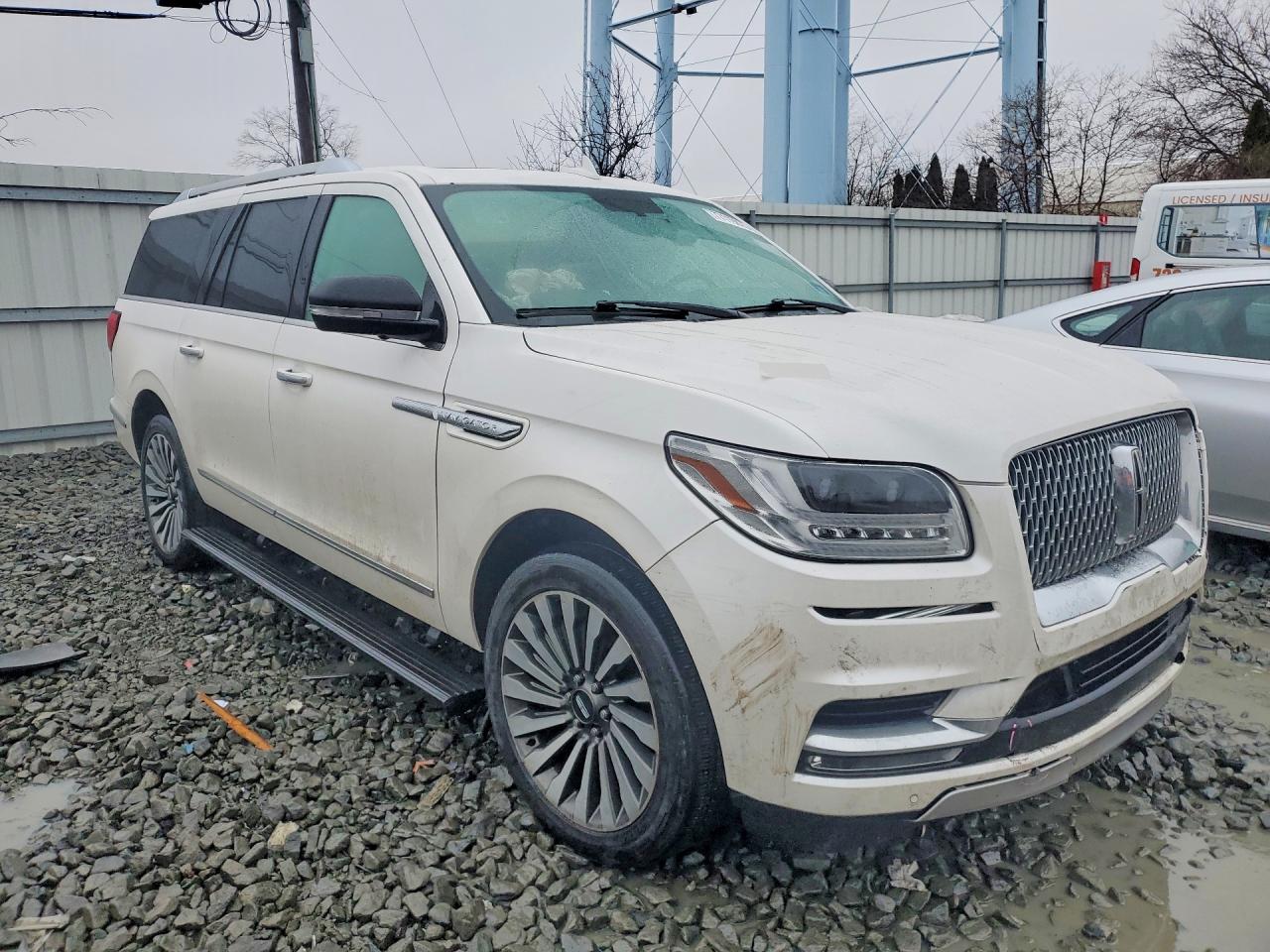2018 LINCOLN NAVIGATOR L RESERVE photo 7