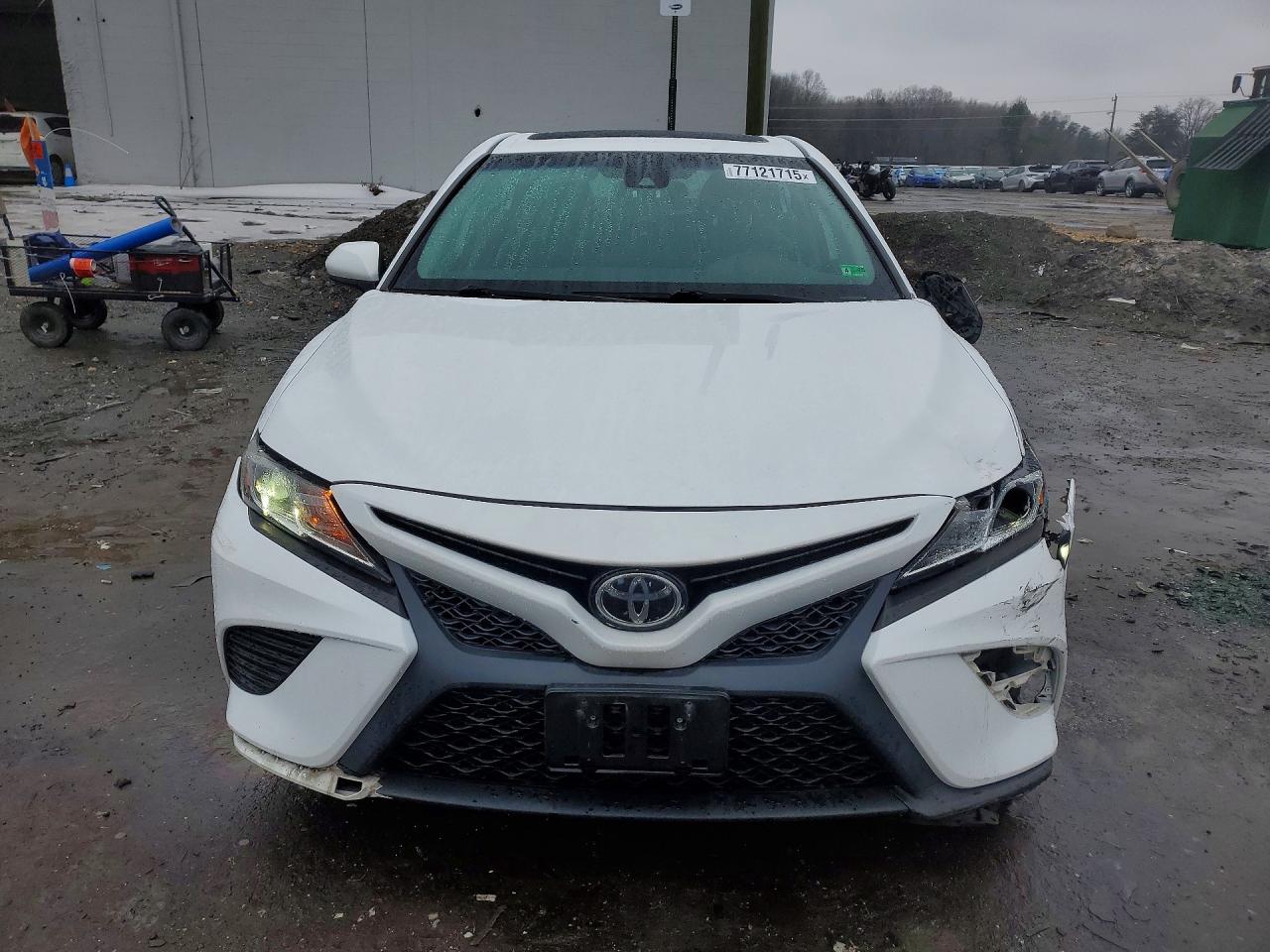 2019 TOYOTA CAMRY SE photo 9