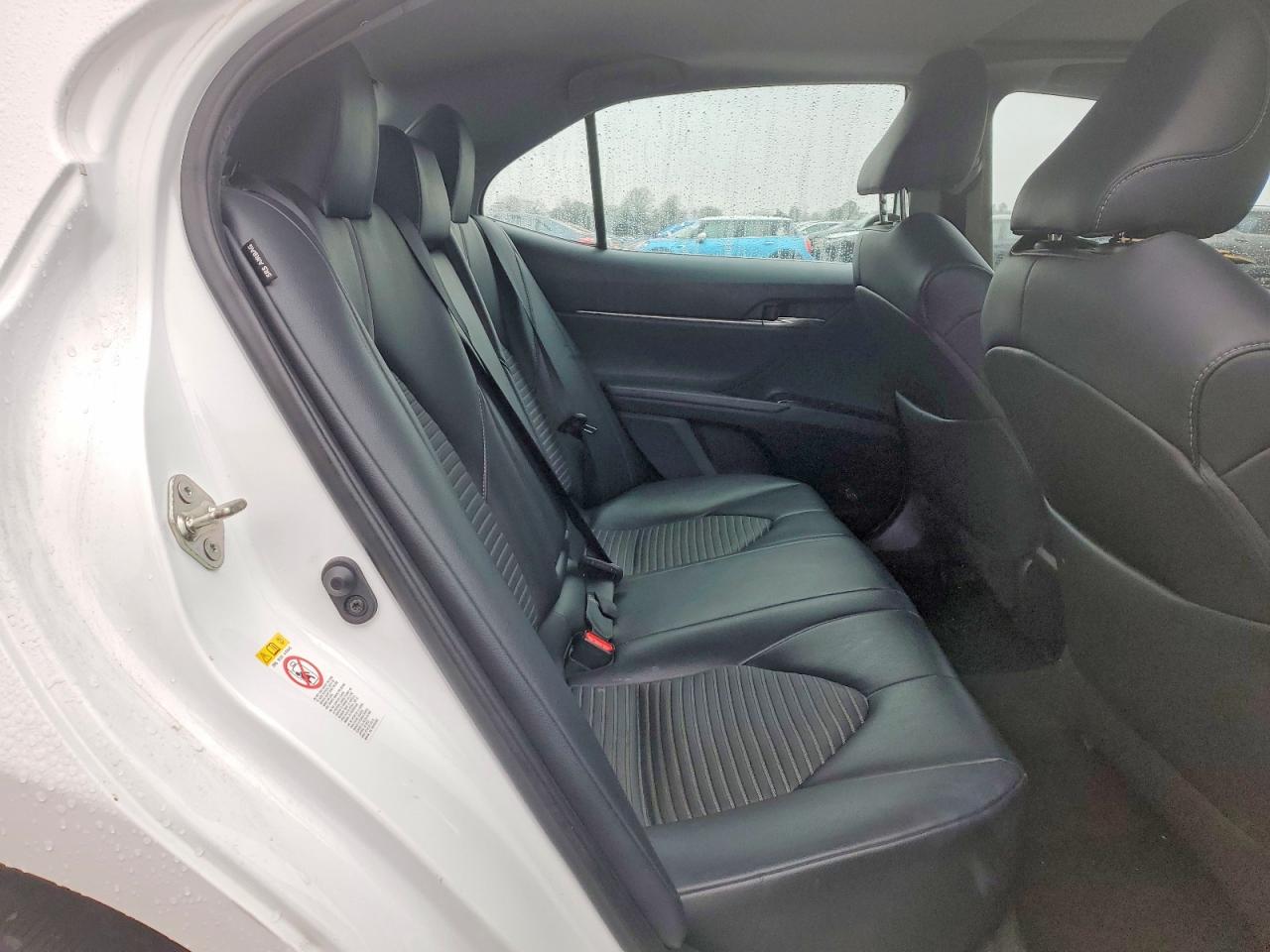 2019 TOYOTA CAMRY SE photo 19