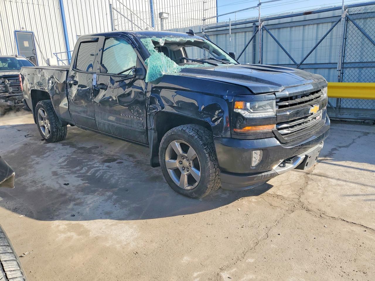 2017 CHEVROLET SILVERADO K1500 LT photo 7