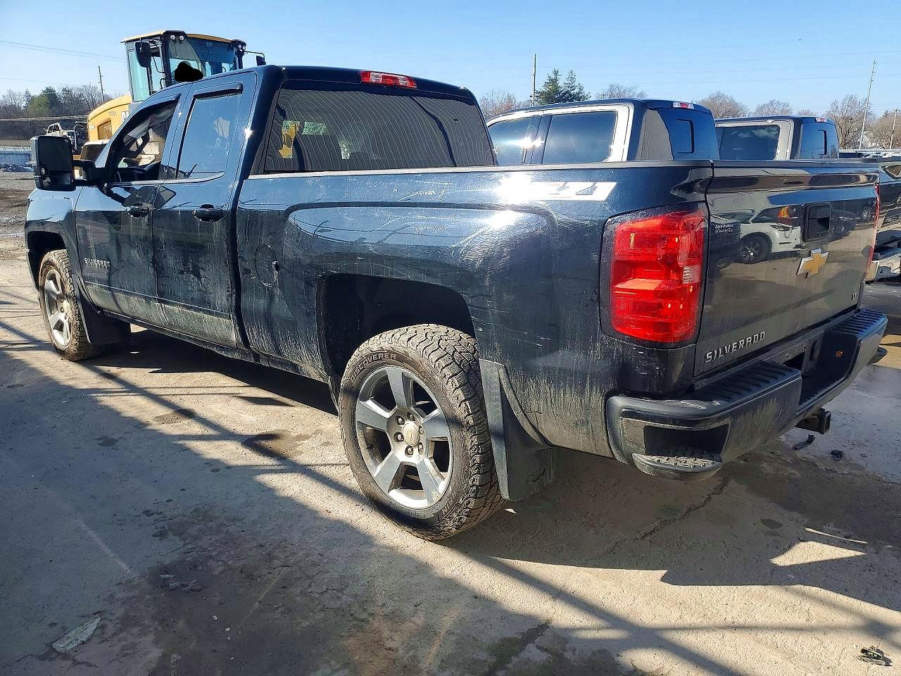 2017 CHEVROLET SILVERADO K1500 LT photo 3