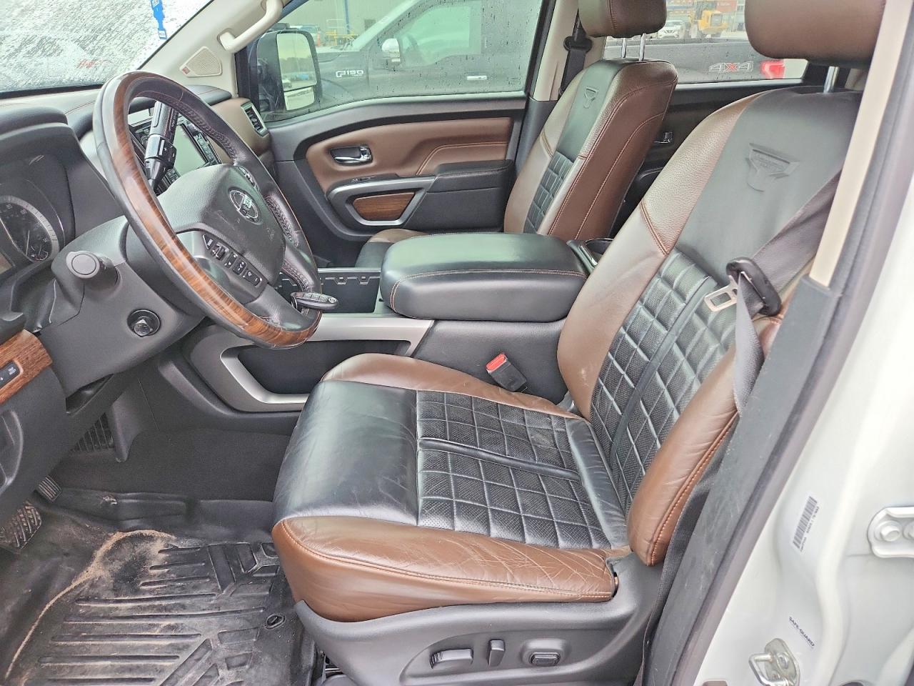 2016 NISSAN TITAN XD SL photo 13