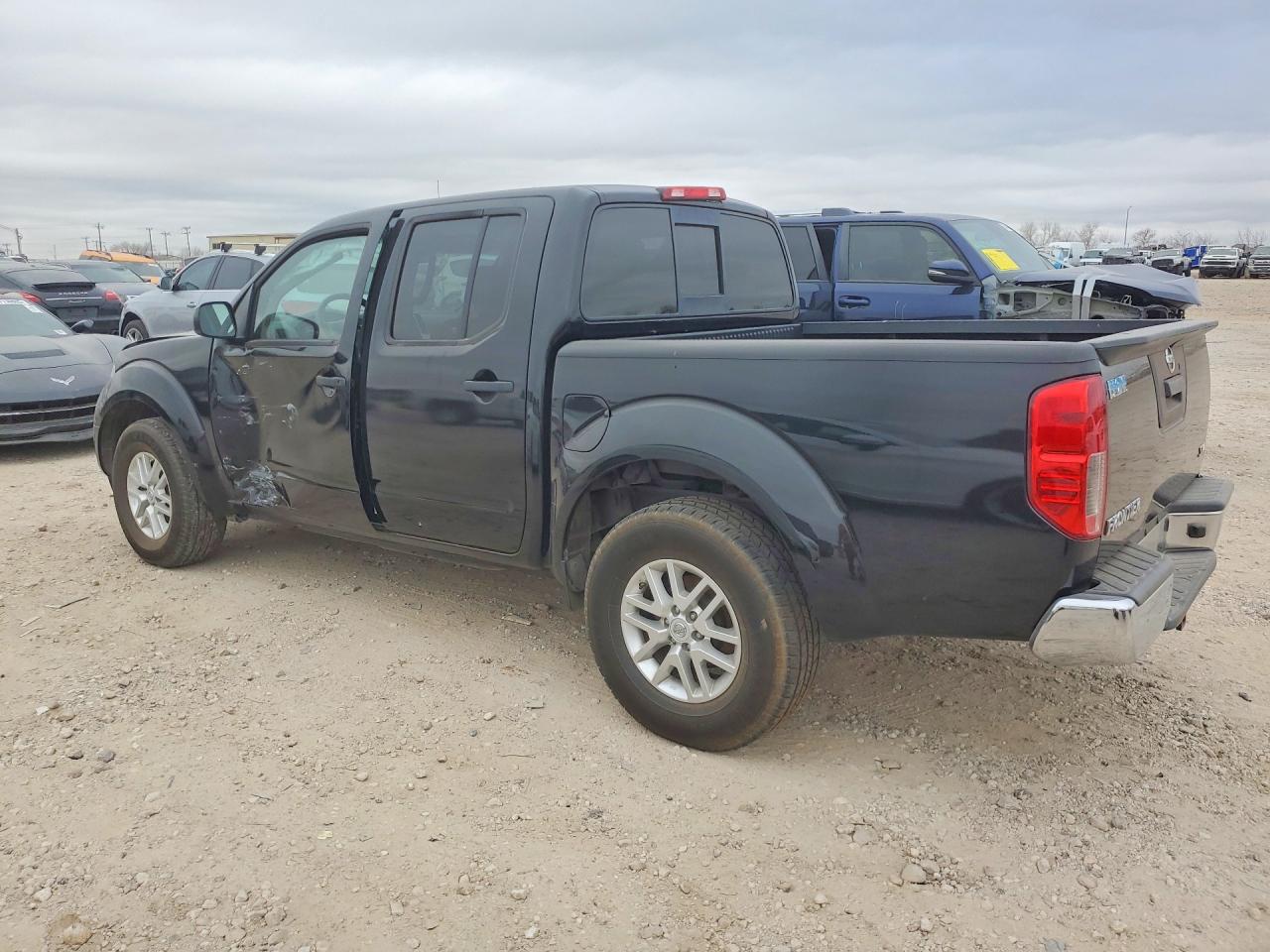 2019 NISSAN FRONTIER S photo 2