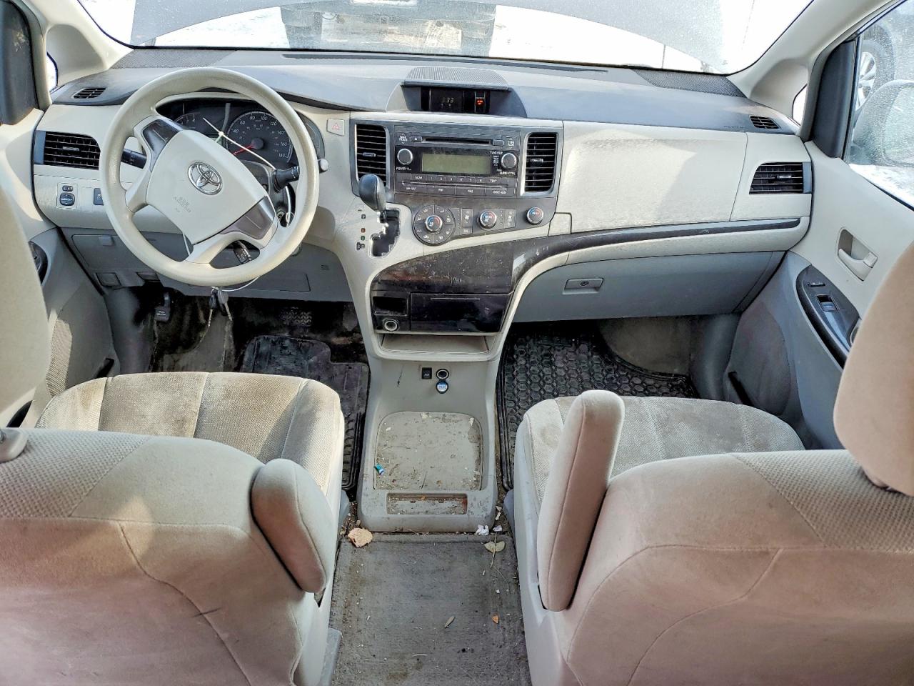 2013 TOYOTA SIENNA CE photo 15