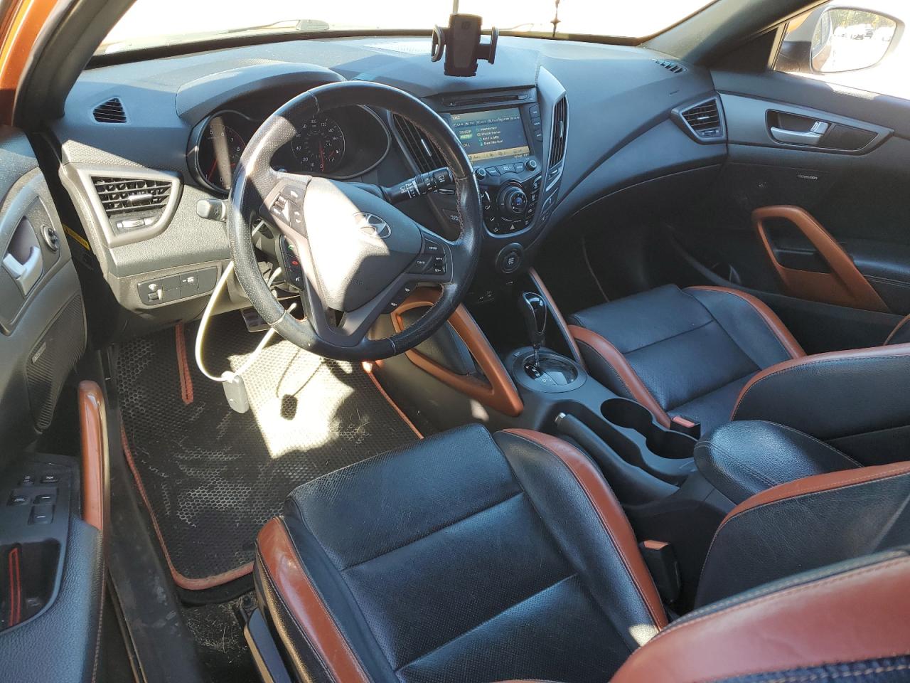 2016 HYUNDAI VELOSTER photo 15