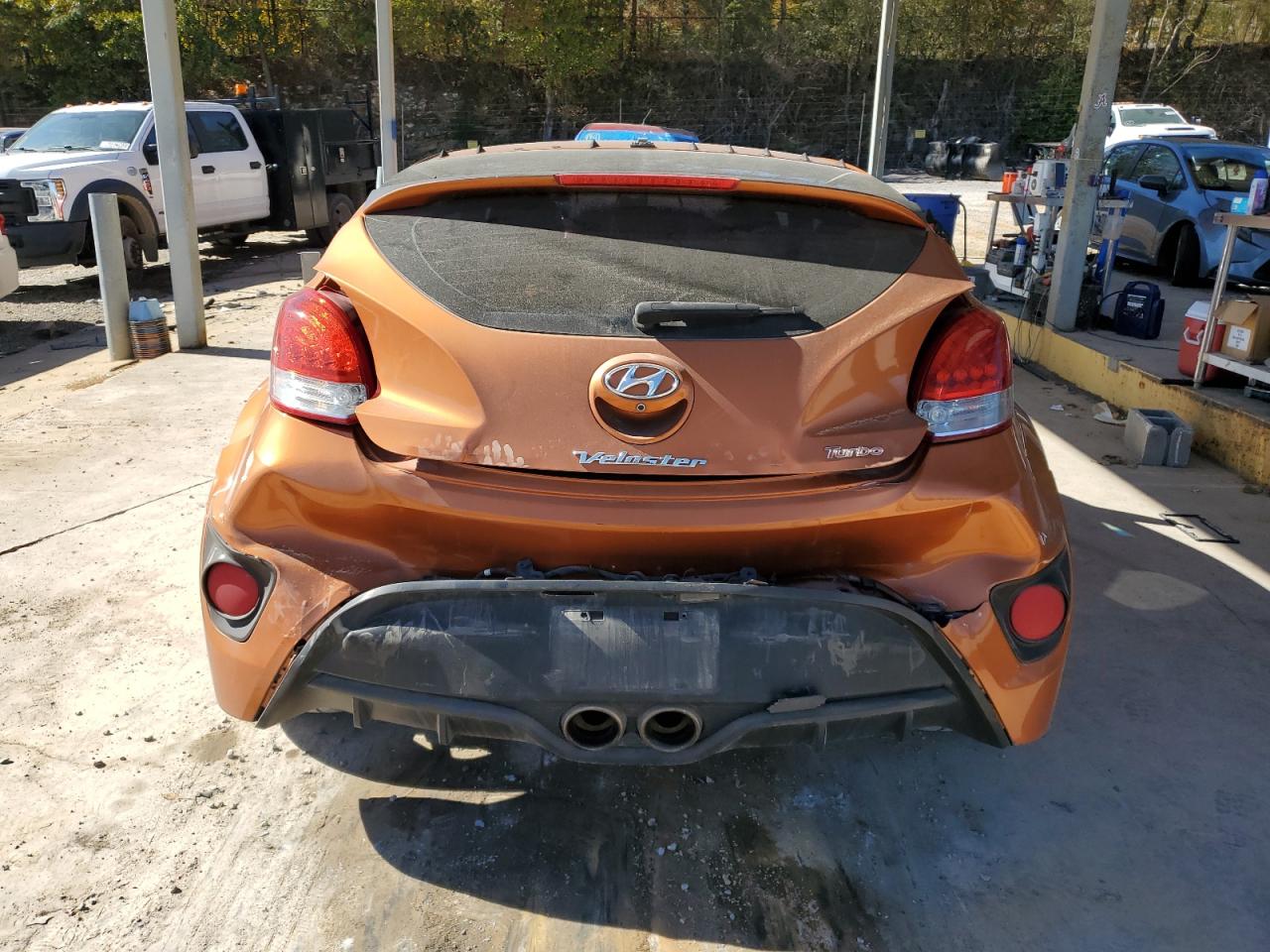 2016 HYUNDAI VELOSTER photo 11