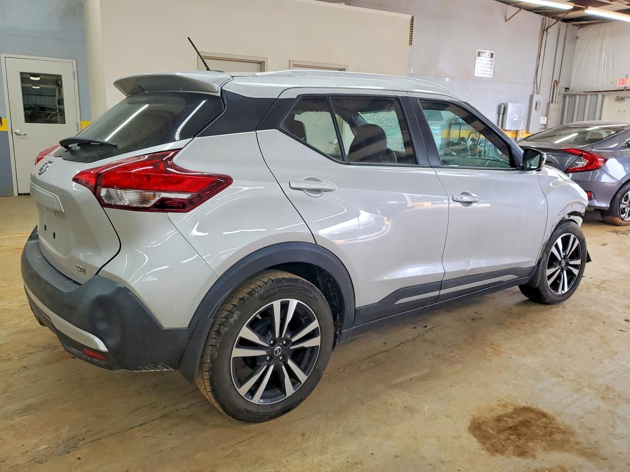2019 NISSAN KICKS S photo 5