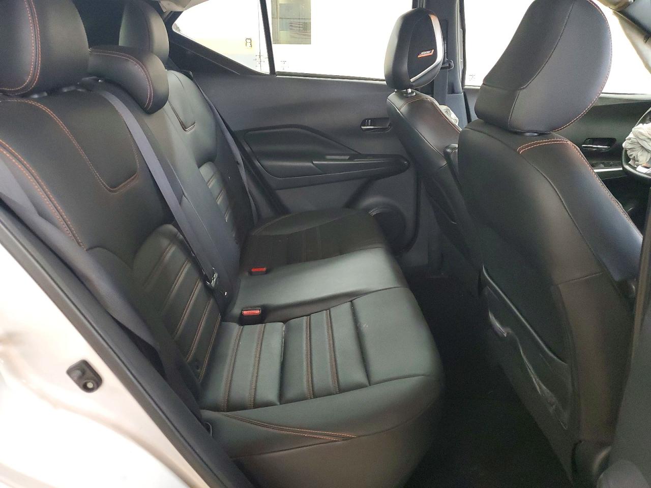 2019 NISSAN KICKS S photo 19