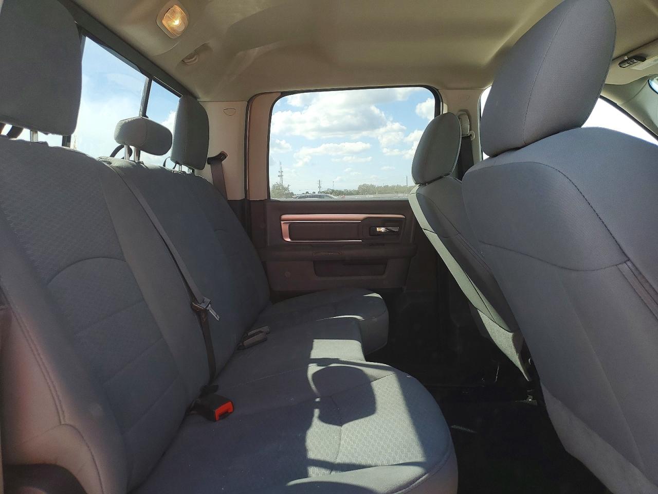 2019 RAM 1500 CLASSIC SLT photo 19