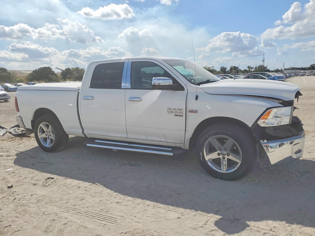2019 RAM 1500 CLASSIC SLT photo 7