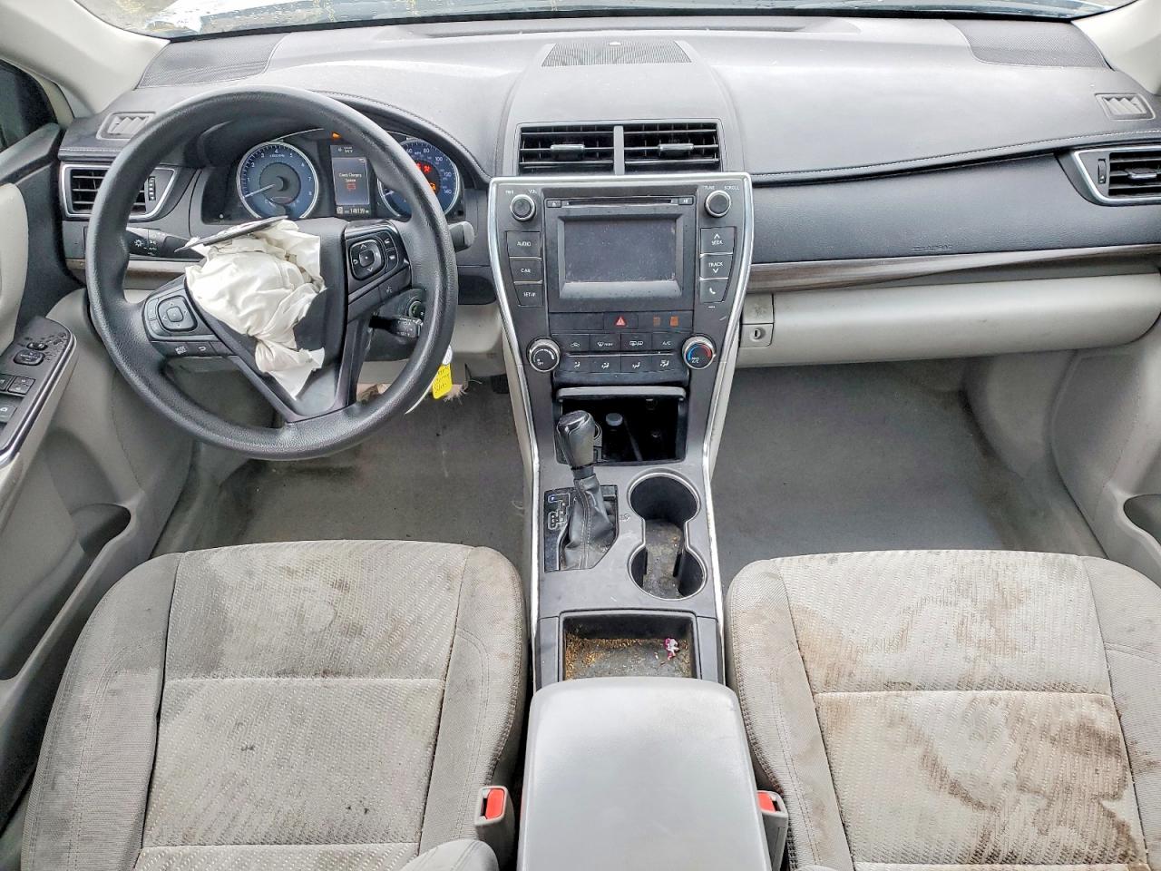 2016 TOYOTA CAMRY LE photo 8